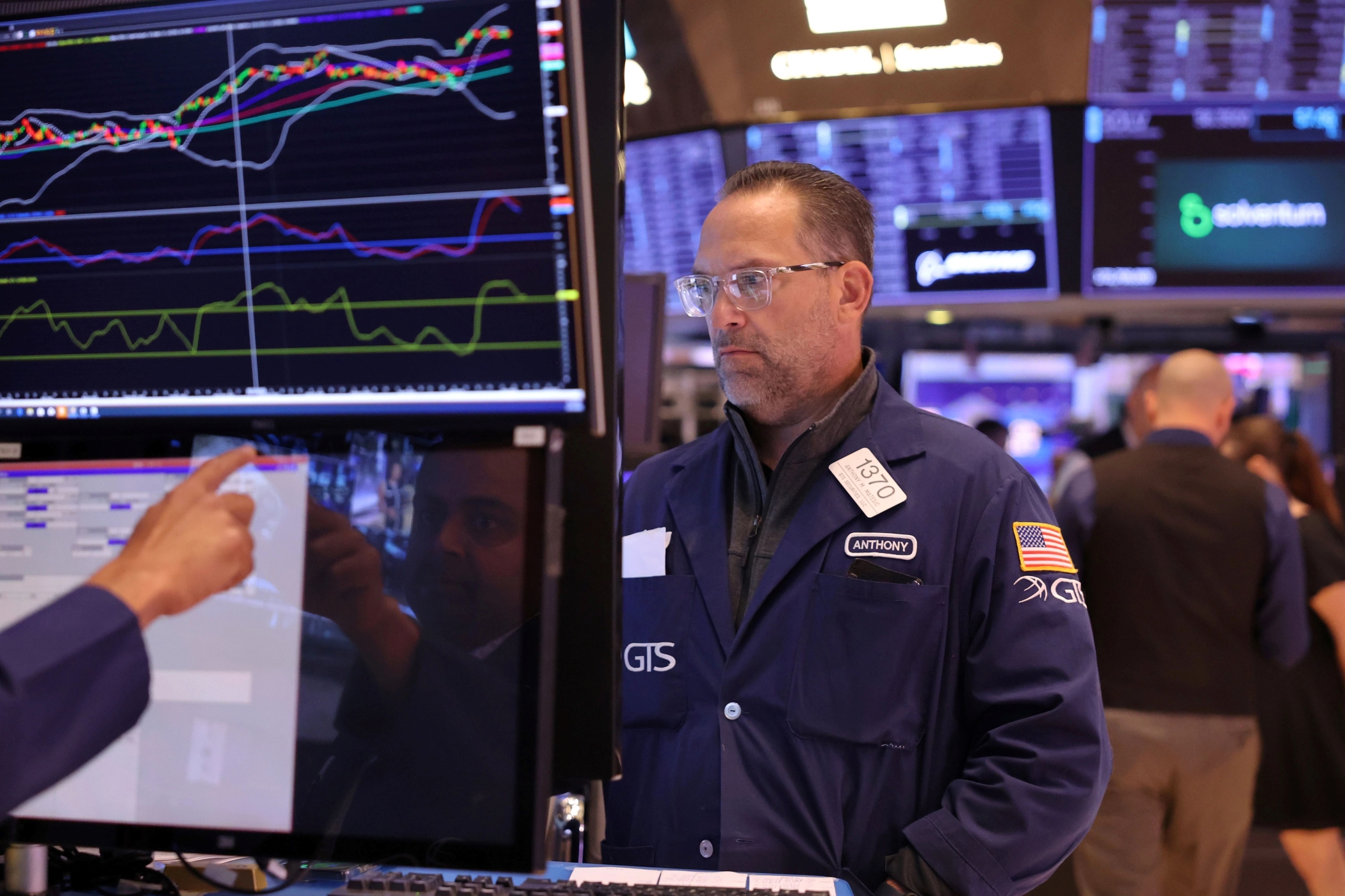 Stock markets have declined on recent news of slower hiring and rising U.S. unemployment. (Getty Images)