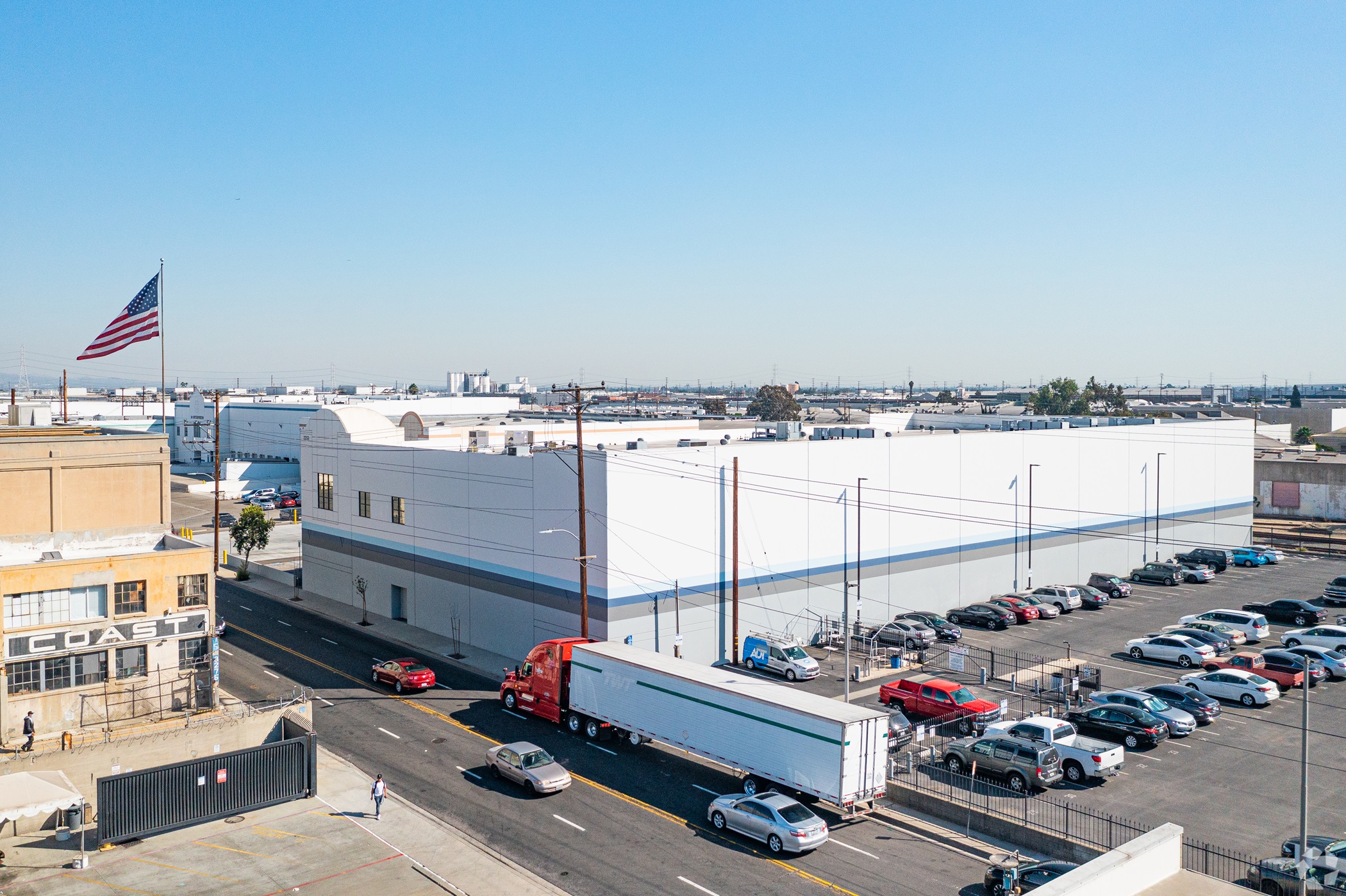 The roughly 35,100-square-foot 3268 E. Vernon Ave. is located in Vernon, California. (CoStar)
