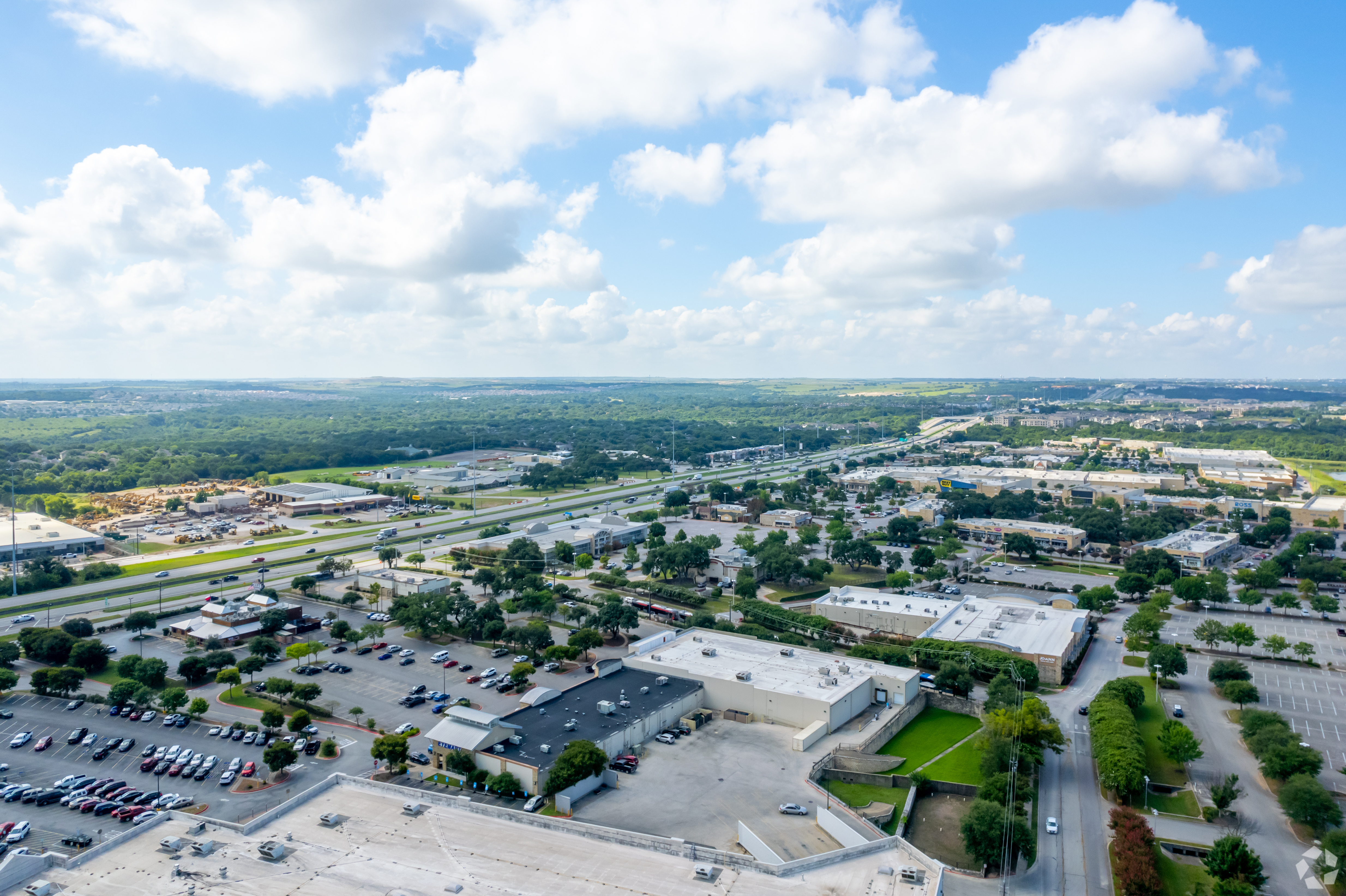 Southpark Meadows, one of the largest retail centers in Central Texas, was sold to Big V Property Group. (CoStar)