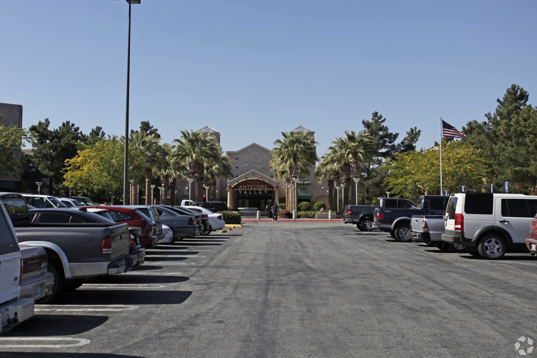 The 1.15 million-square-foot Antelope Valley Mall is located in Palmdale, California, in Los Angeles County. (CoStar) 
