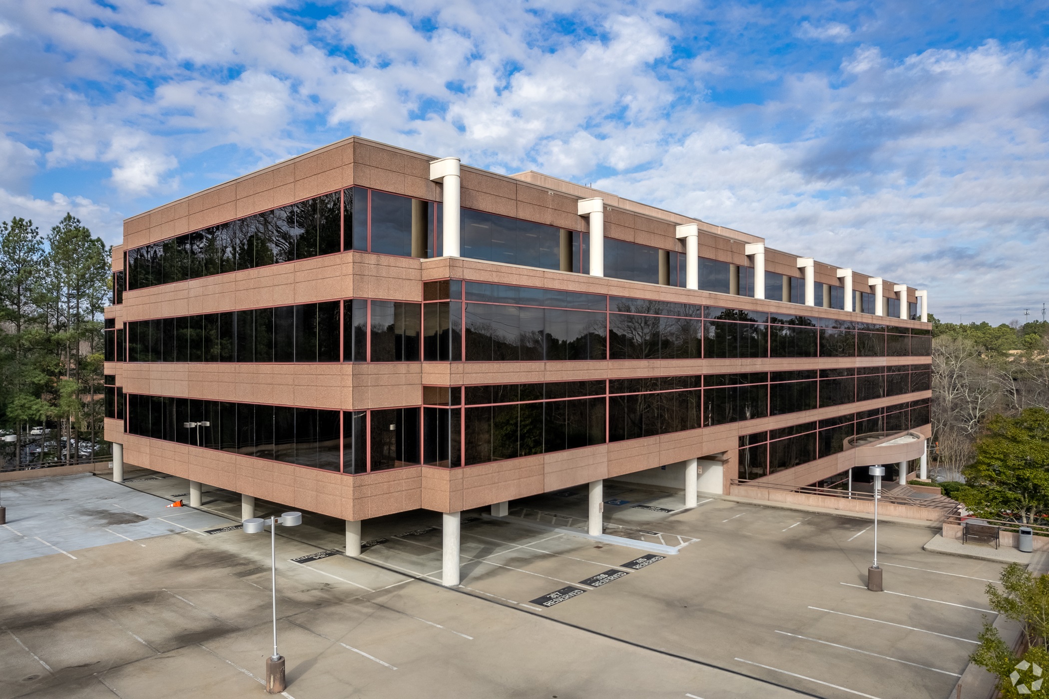 The former headquarters of retailer Floor & Decor will be renovated and leased to the U.S. Department of Veterans Affairs for a healthcare clinic. (CoStar)