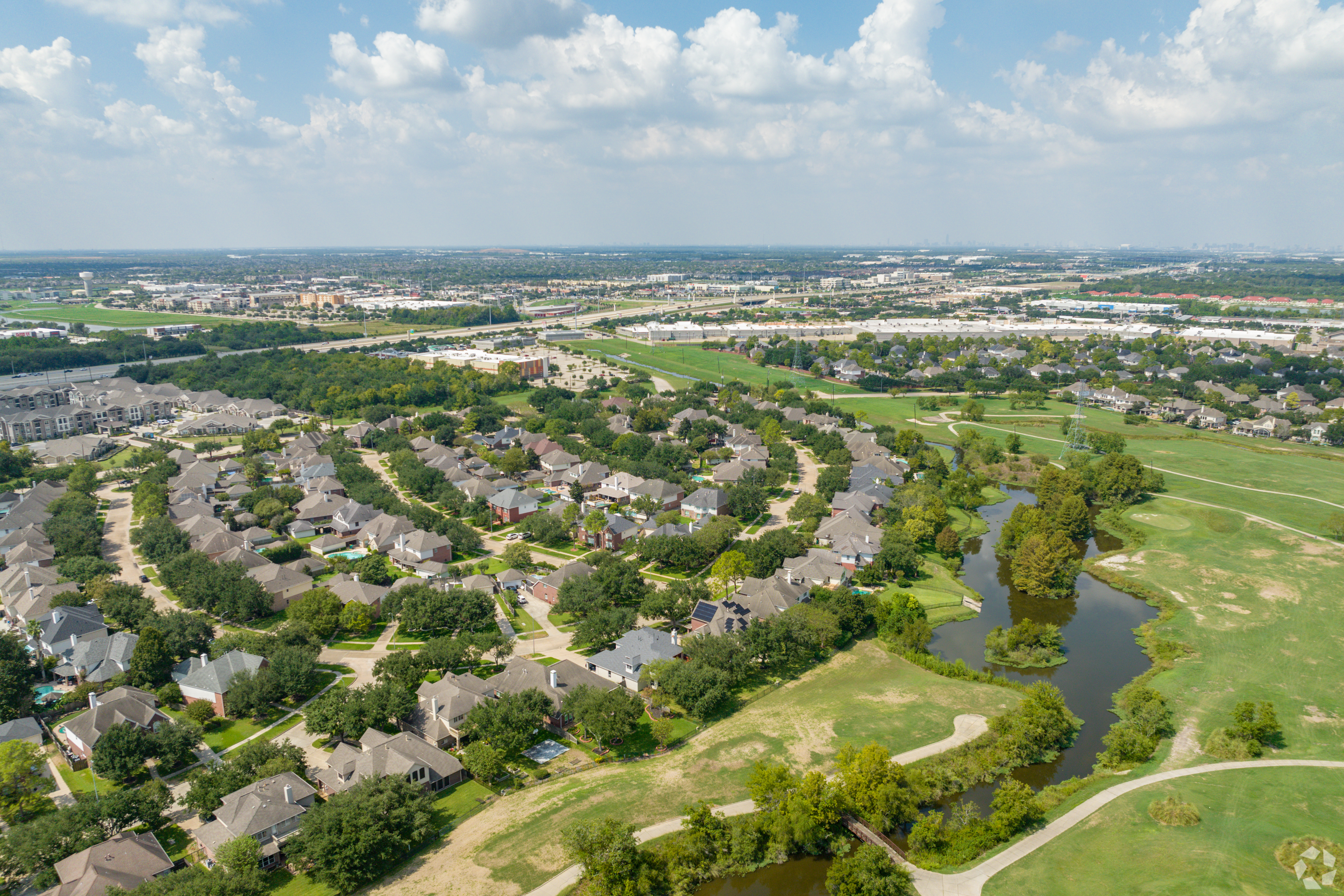 A view of the South Fork Mary's Creek neighborhood in Pearland, Texas, near the site of a planned build-to-rent development. (CoStar)