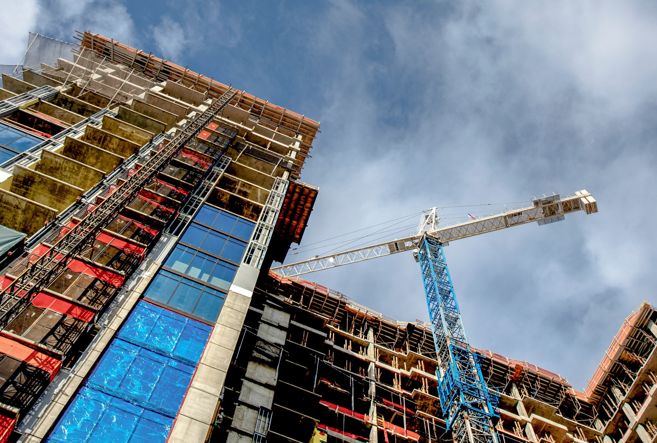 About 590,000 multifamily units were completed last year, according to CoStar data, though only 444,000 units are projected to come on line in 2024. (Getty Images)