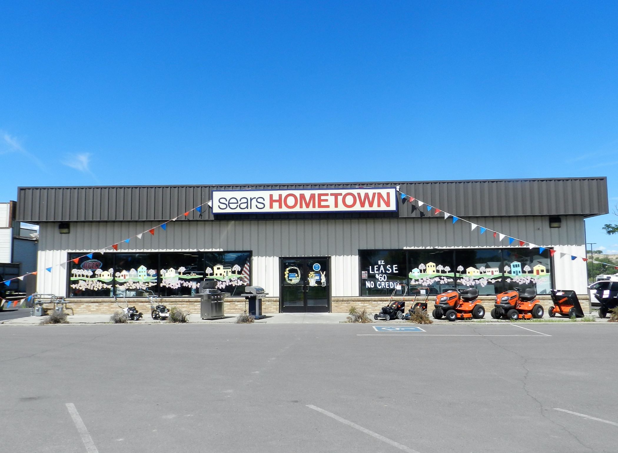 Sears Hometown saw a wave of closings earlier this year. The chain's stores include a location in Montrose, Colorado. (CoStar)