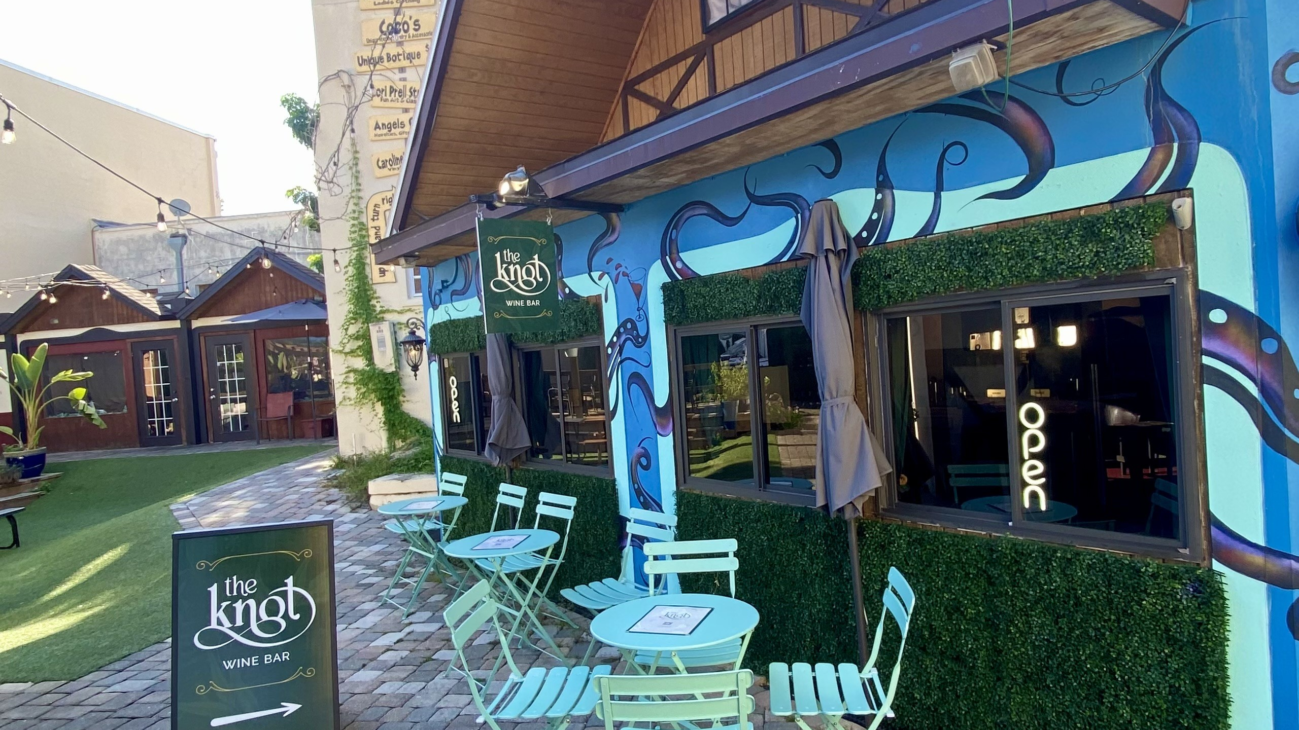 Even though tariffs seem to have slowed dealmaking throughout the country, small businesses like the Knot Wine Bar in Cocoa, Florida, sold in the first quarter. (CoStar)