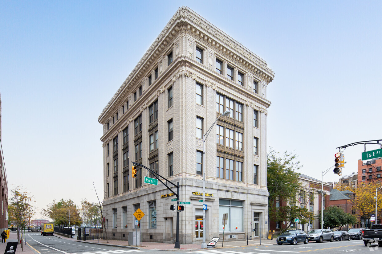 Lions Gate, built in 1910, is a masonry and terra cotta property that opened in 1910. (Maridian Properties)