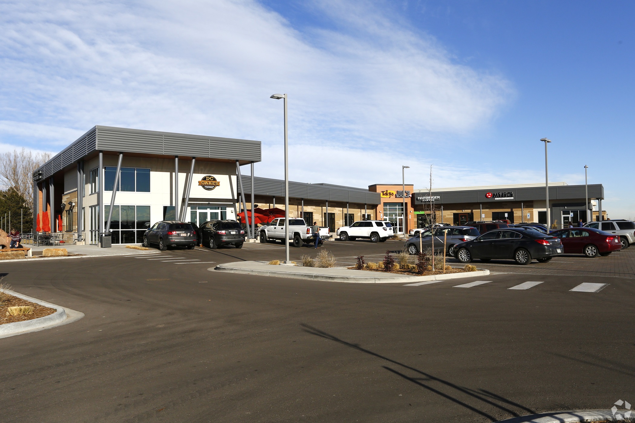 Harmony Commons' tenant roster includes DC Oakes Brewhouse and Eatery. (Jason Tuomey (CoStar)
