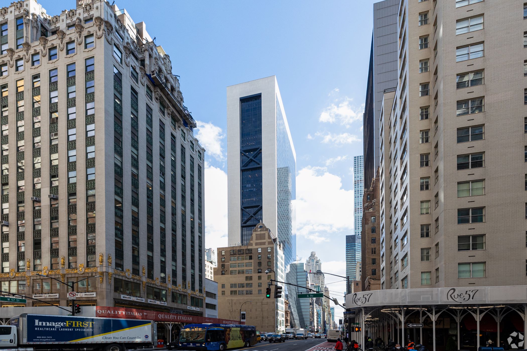 The property at 9 W. 57th St. in Manhattan is opening tenant-exclusive restaurant and cafes operated by Kent Hospitality Group. (CoStar)