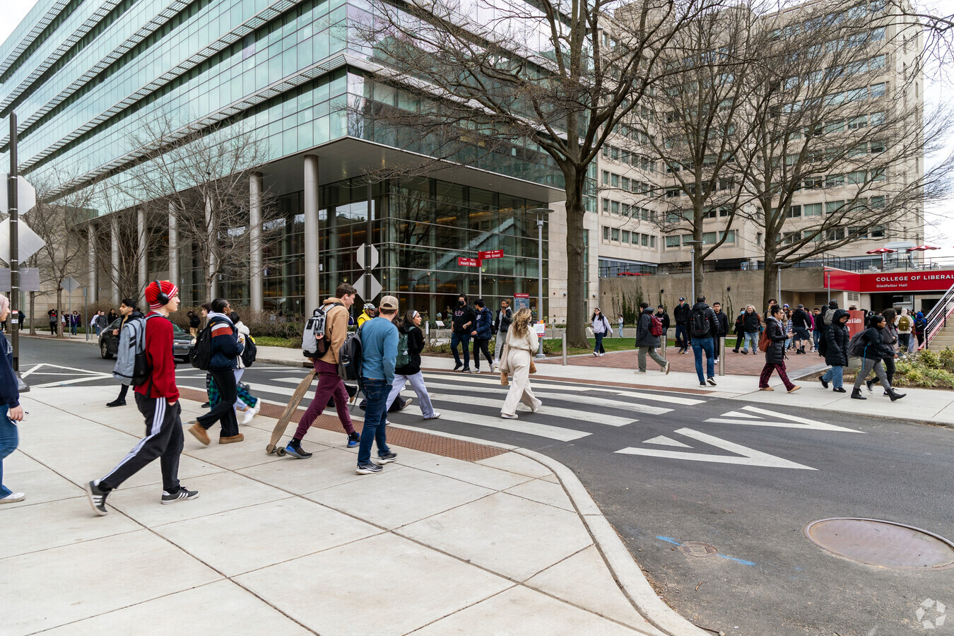 Students walking to class on Temple University’s campus. (CoStar)