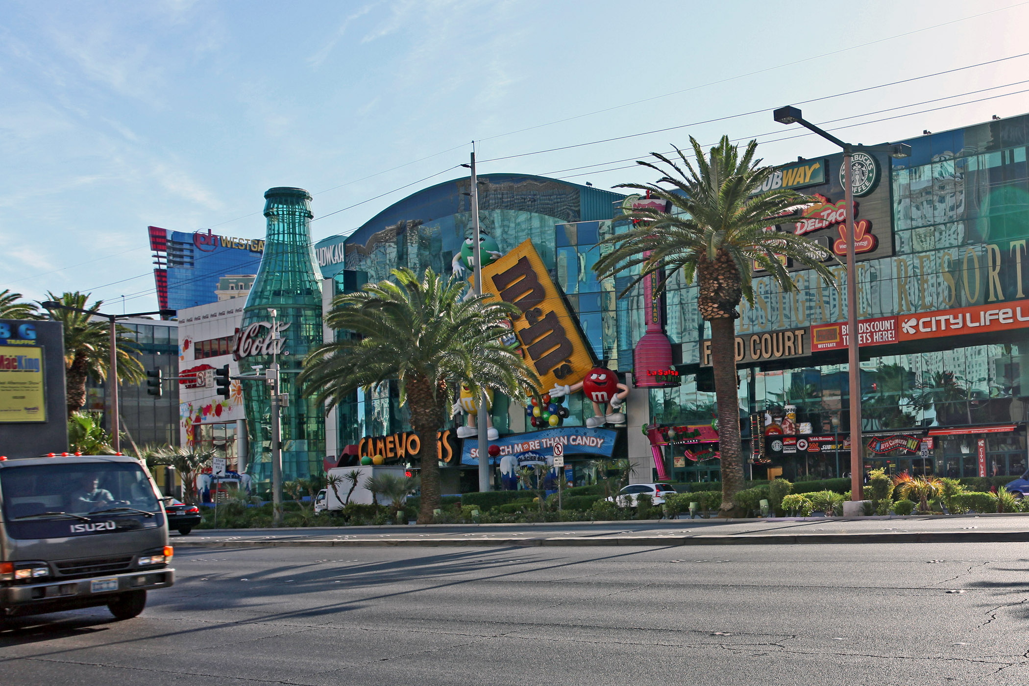 M&M has re-upped for another 15 years at Showcase I in Las Vegas. (CoStar)