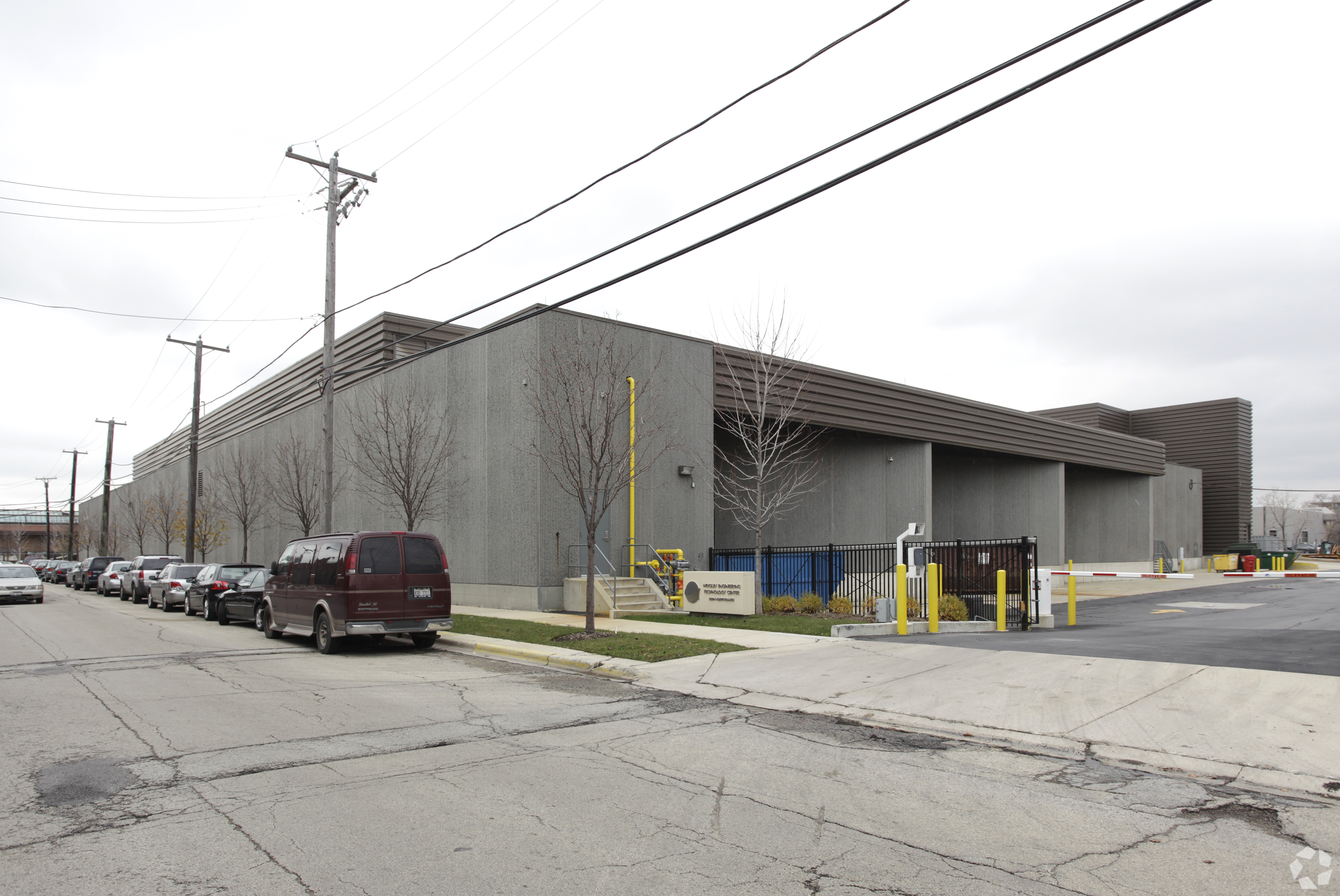 Mars has sold a building at 1300 N. North Branch St. on Chicago's Goose Island for more than $28 million. The buyer is LBA Logistics. (CoStar)