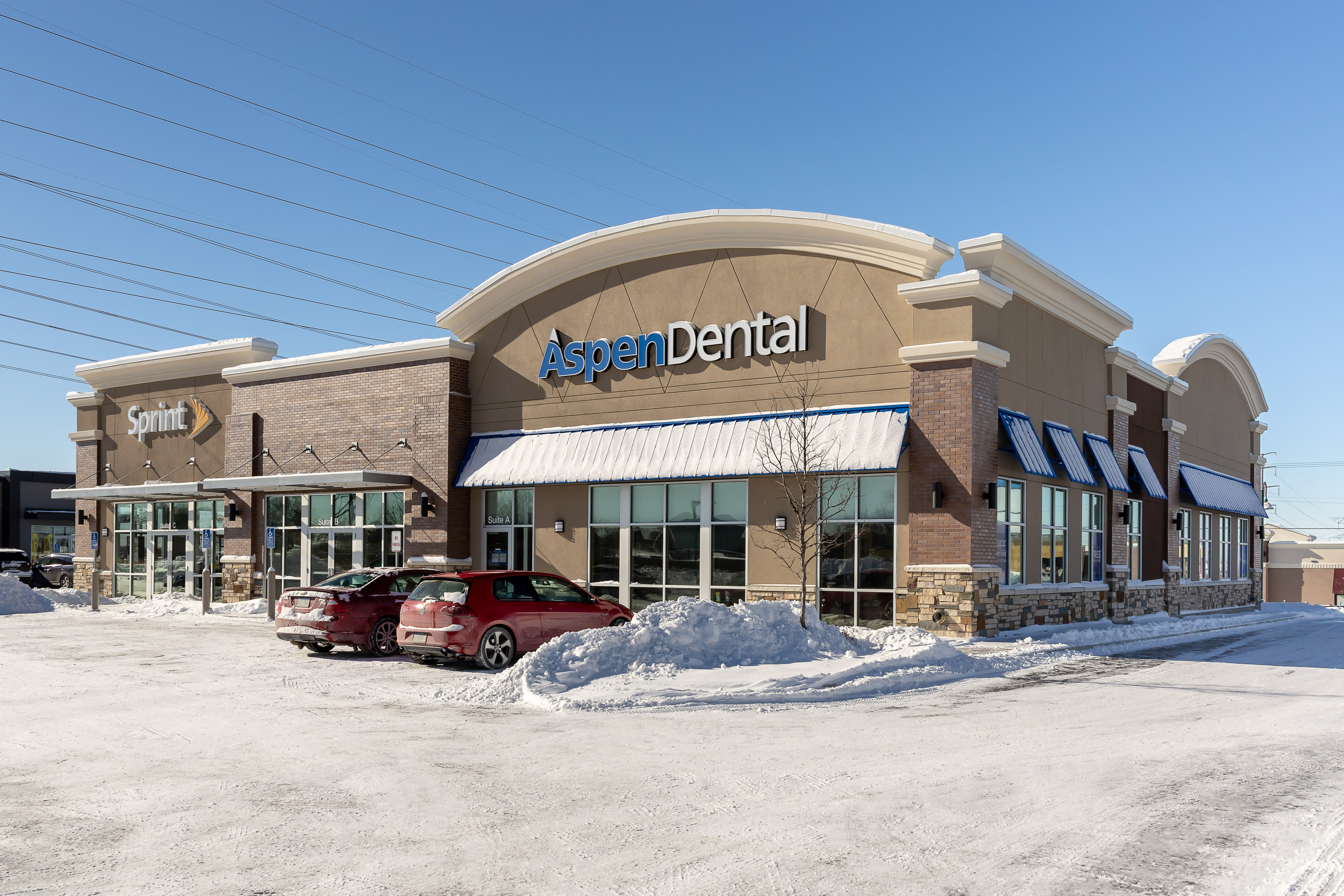 The building at 3088 White Bear Ave. sits opposite the Maplewood Mall, a 1 million-square-foot shopping center constructed in the mid-1970s. (CoStar)