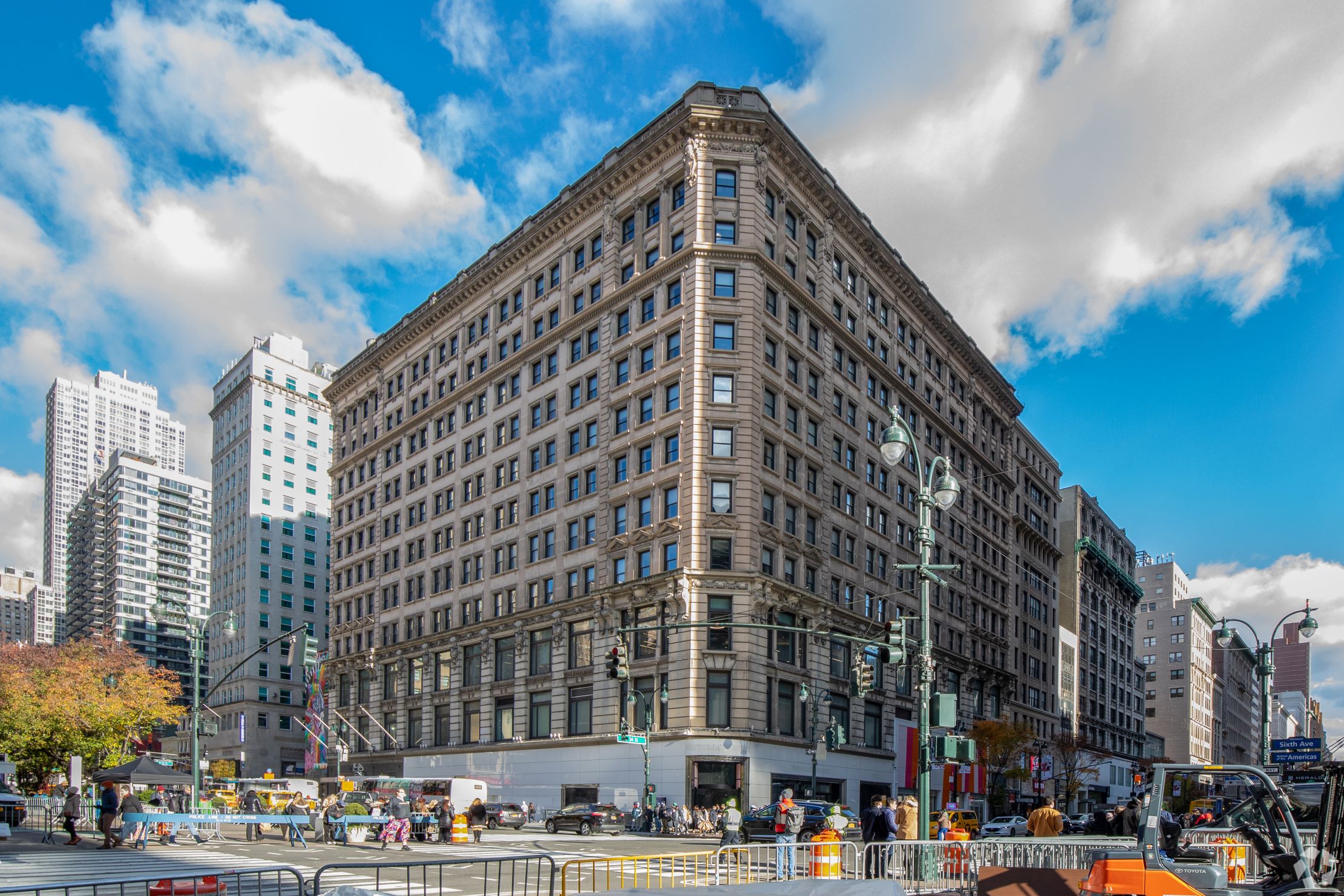 The Teachers Insurance and Annuity Association of America is accusing SL Green Realty of allegedly failing to pay more than $30 million in ground lease rent and other items for 2 Herald Square in Manhattan. (CoStar)