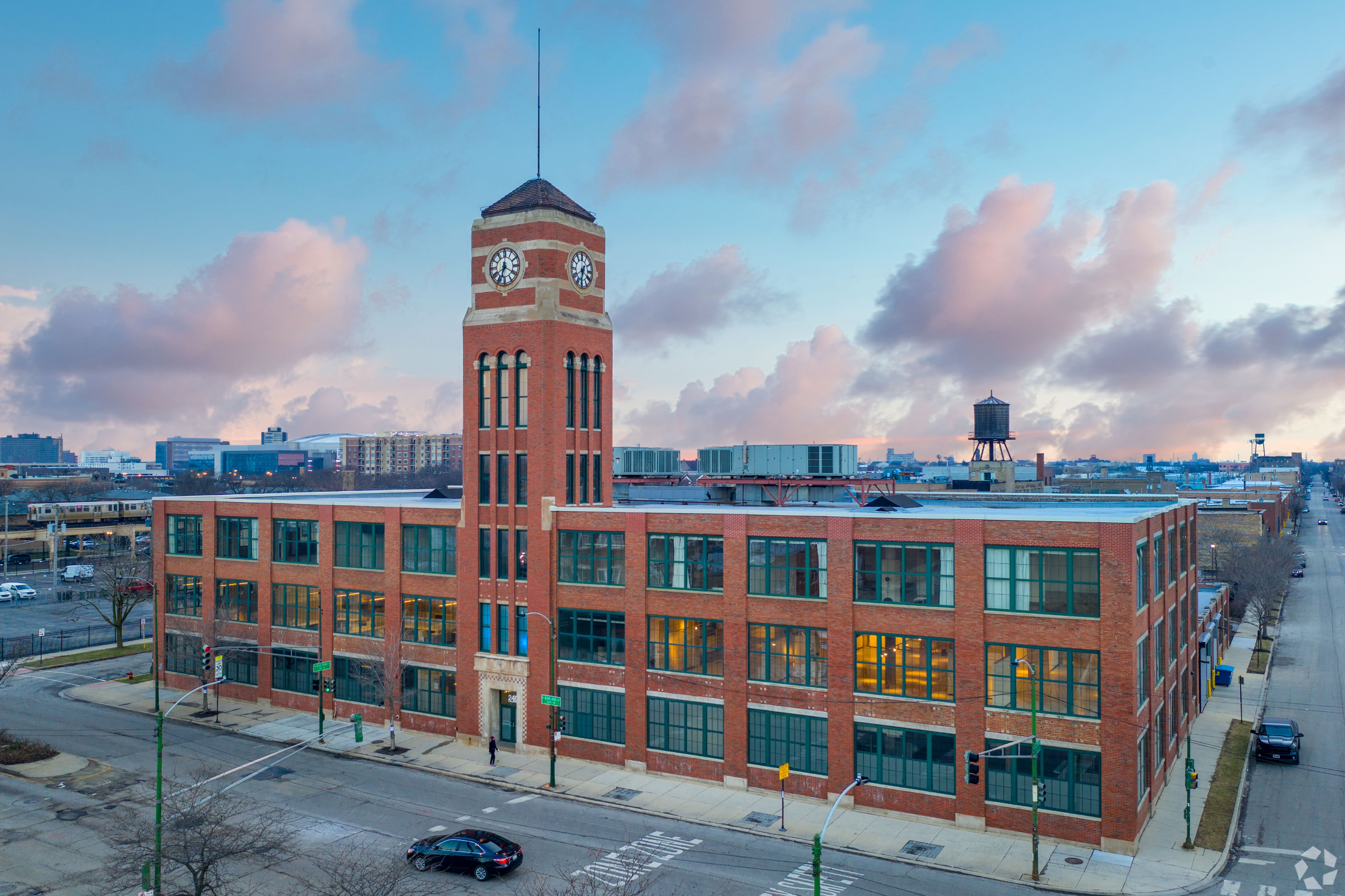Manufacturing incubator mHub has paid $32.5 million for a building at 240 N. Ashland Ave. on Chicago's Near West Side. (Gian Lorenzo Ferretti/CoStar)