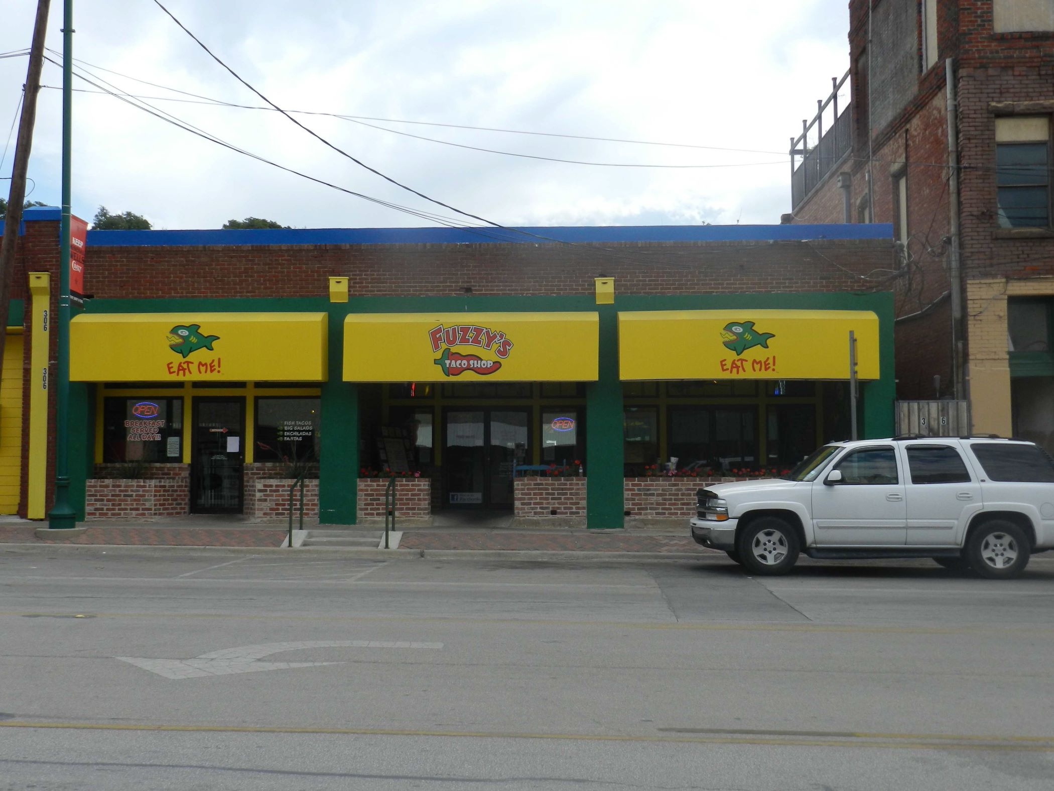Fuzzy's Taco Shop plans to expand into Houston and open 25 locations in the Bayou City by 2031. Pictured: A Fuzzy's Taco Shop in Mineral Wells, Texas, located in a rural area west of Fort Worth, Texas. (CoStar)