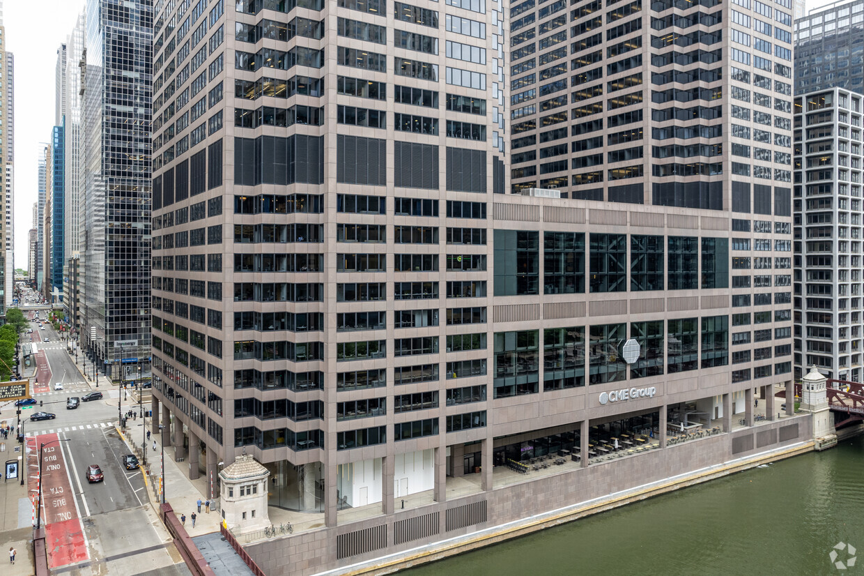 CME Group is a tenant in the two-tower CME Center complex on Wacker Drive along the Chicago River. (Benjamin Lurie/CoStar)