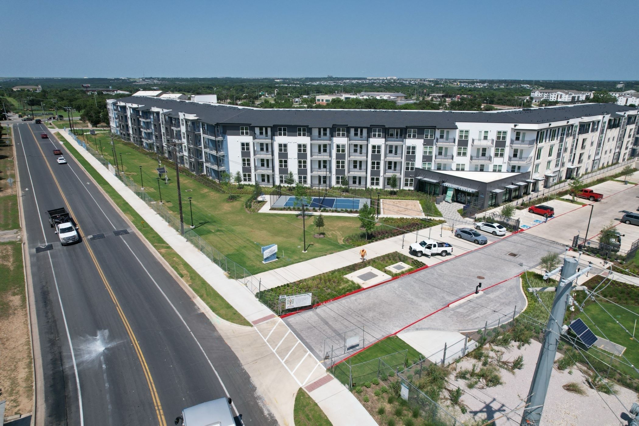 The Dinerstein Cos. completed a 304-unit multifamily development in Austin, Texas, marking the company's first project in Austin under its Atlas brand. (The Dinerstein Cos.)