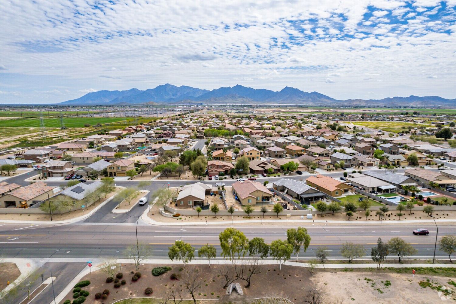 Oakwood Homes plans nearly 200 homes on newly acquired land west of Phoenix