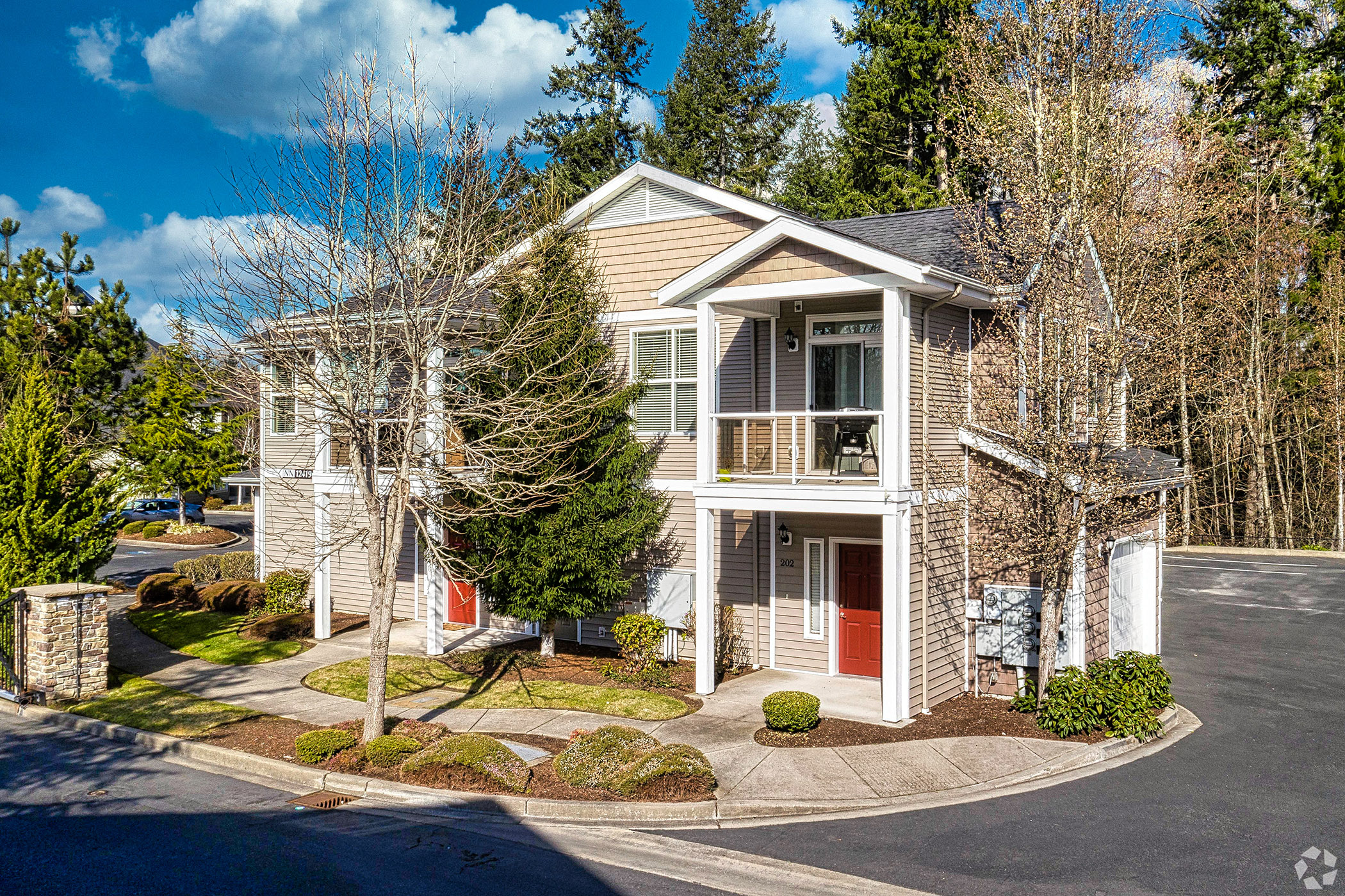The Sierra Sun multifamily complex in Puyallup, Washington, was built in 2004. (CoStar)