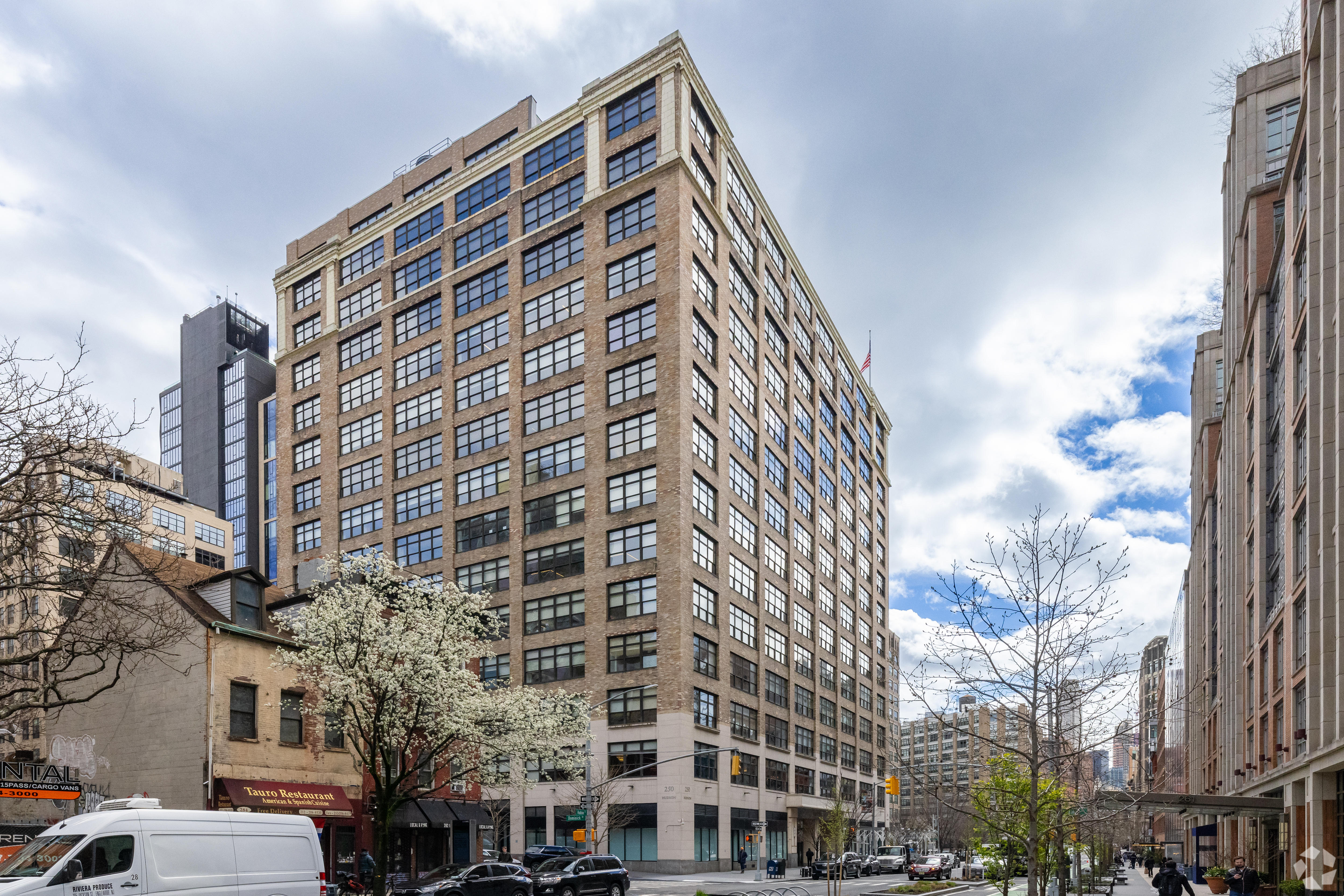 The Class A, 15-story building at 250 Hudson St. is owned by real estate developer Jack Resnick & Sons. (CoStar)