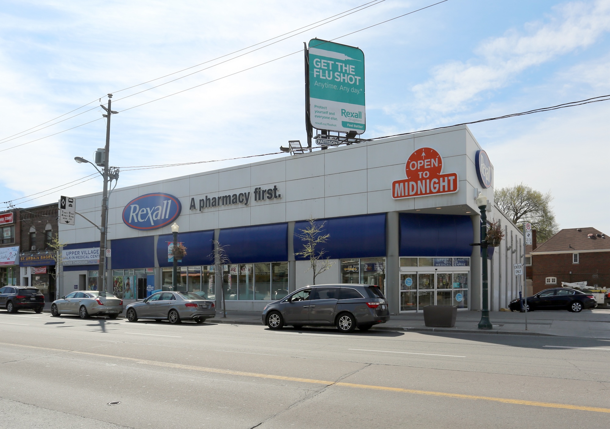 Rexall operates this outlet on Eglinton Avenue in Toronto. (CoStar)