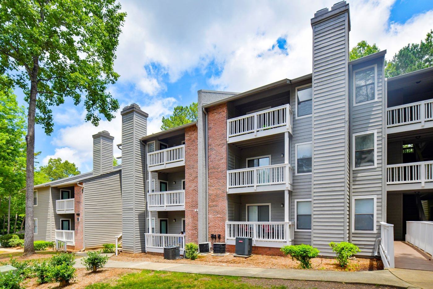 Investors Management Group Sells Two Raleigh Apartment Complexes for