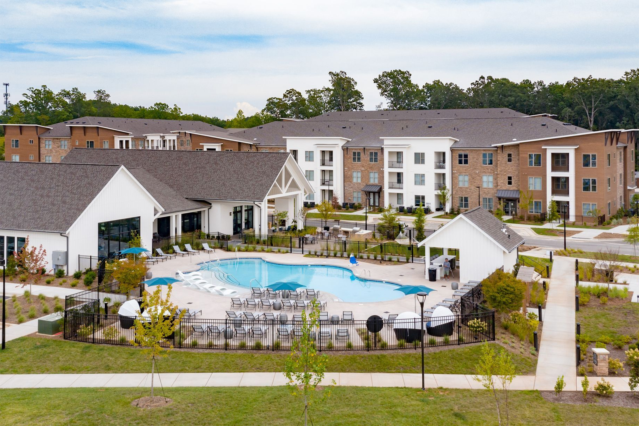 Luxury Apartments Trade Hands Near Bustling Research Park in Charlotte, North Carolina - Vimarsana News