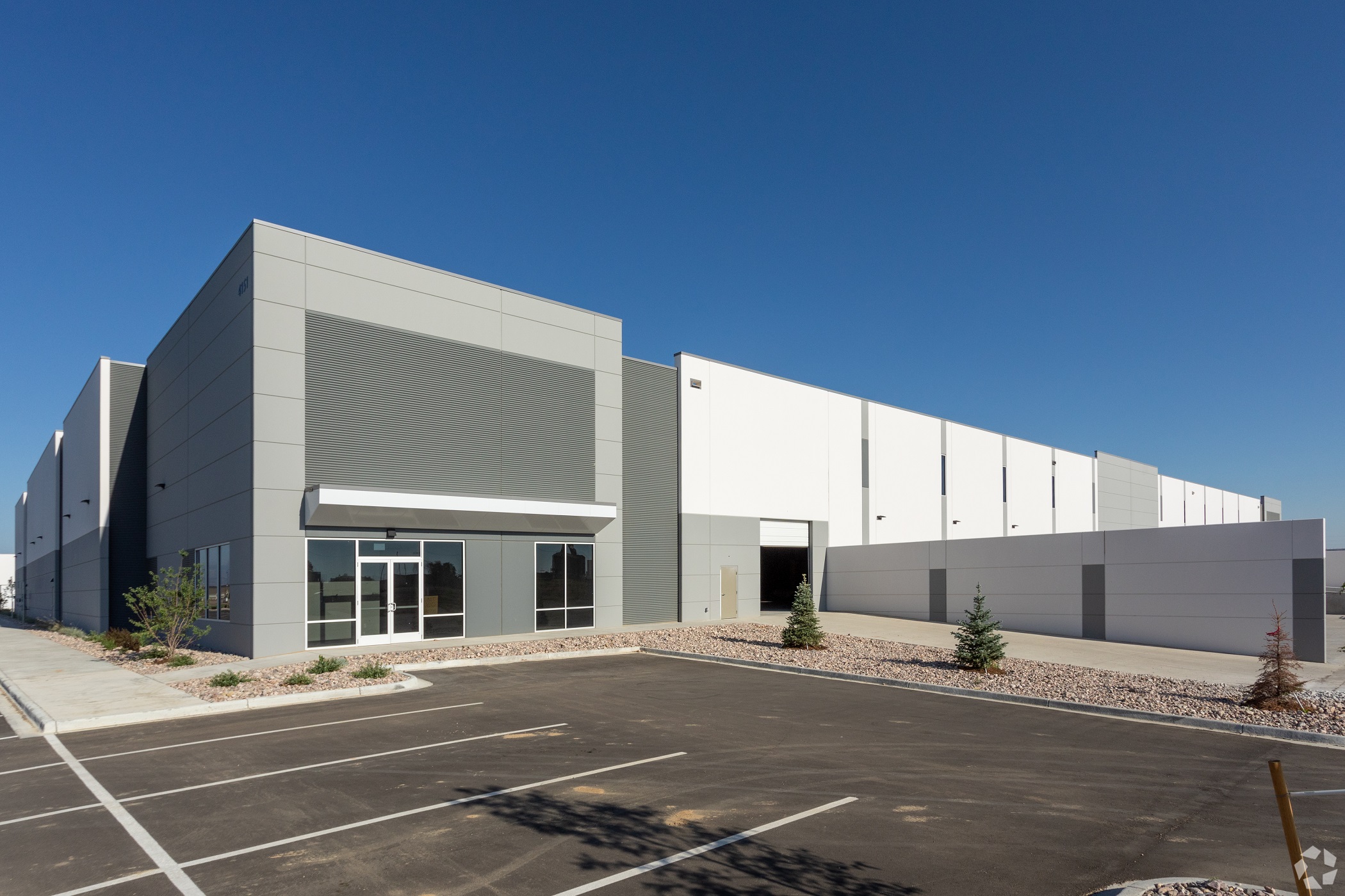 Supermarket chain Kroger signed a lease for part of a recently completed warehouse development in Johnstown, Colorado. (CoStar) 