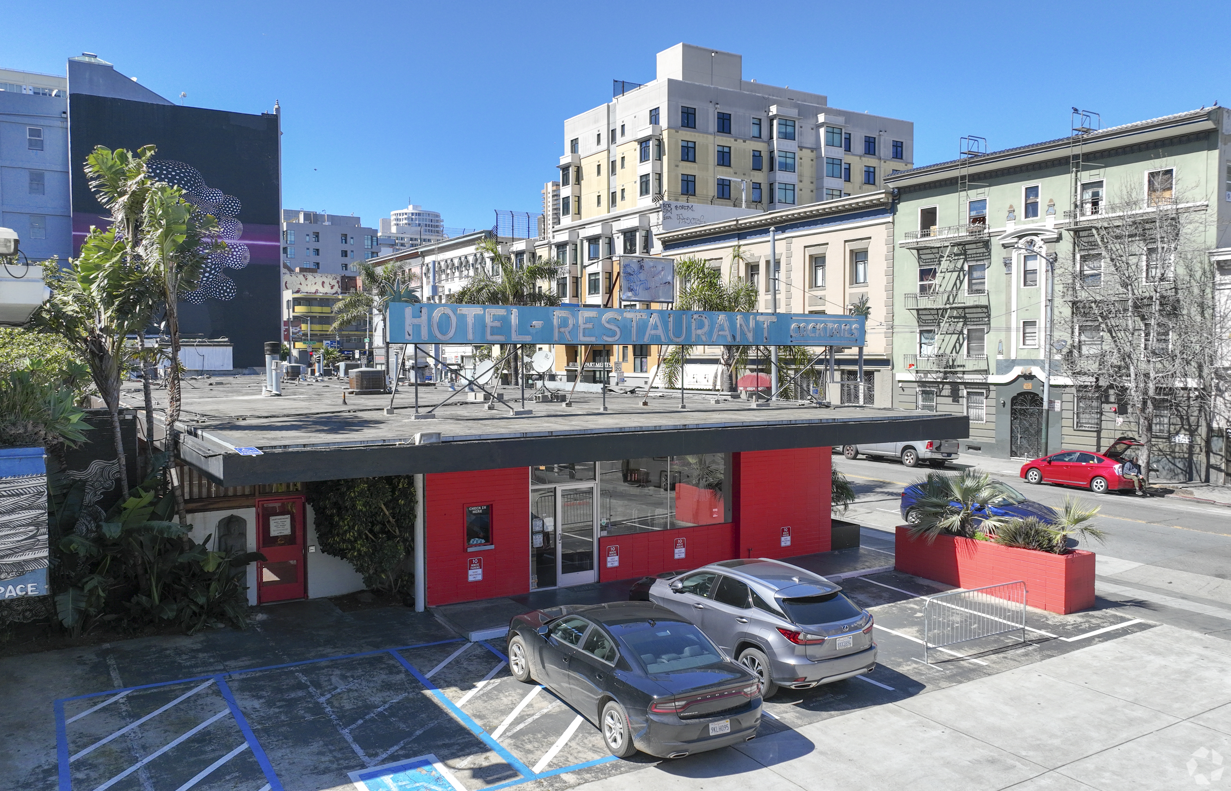 The Phoenix Hotel opened in the 1950s as a pay-by-the-hour establishment. (CoStar) 