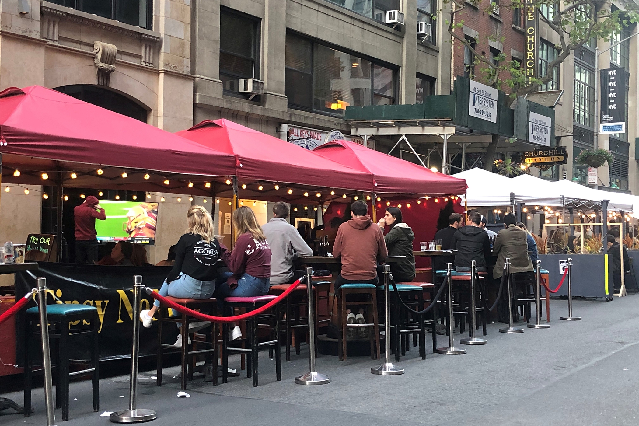 Three in four New York restaurant owners said outdoor dining put in place during the pandemic is key to their business survival, according to a survey. (Andria Cheng/CoStar) 