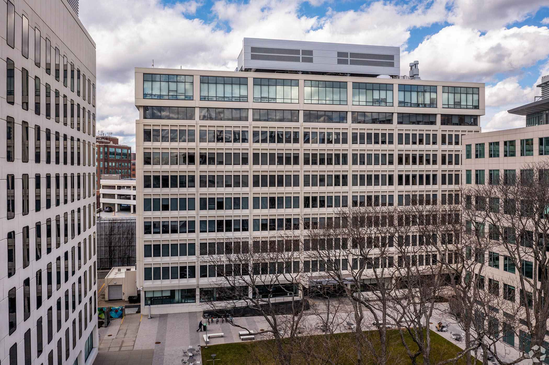Intellia Therapeutics signed a deal to lease up to 147,000 square feet at 400 Technology Square in Cambridge, Massachusetts. (Bret Osswald/CoStar)