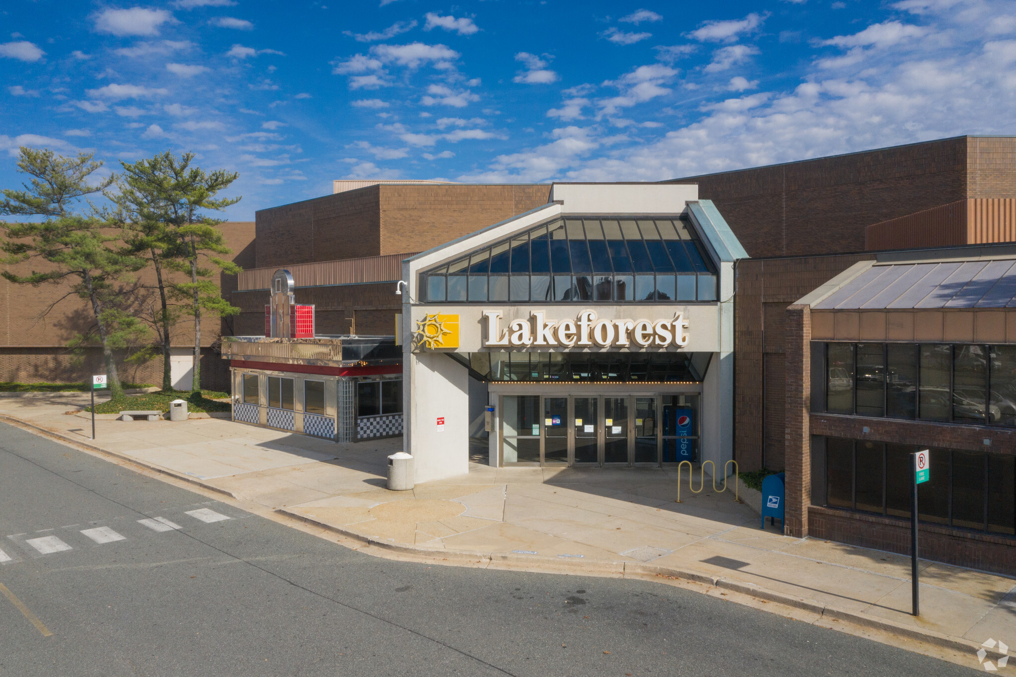 Developer WRS is considering redeveloping the Gaithersburg mall into 1,600 residential units and more than 1 million square feet of commercial space. (CoStar)