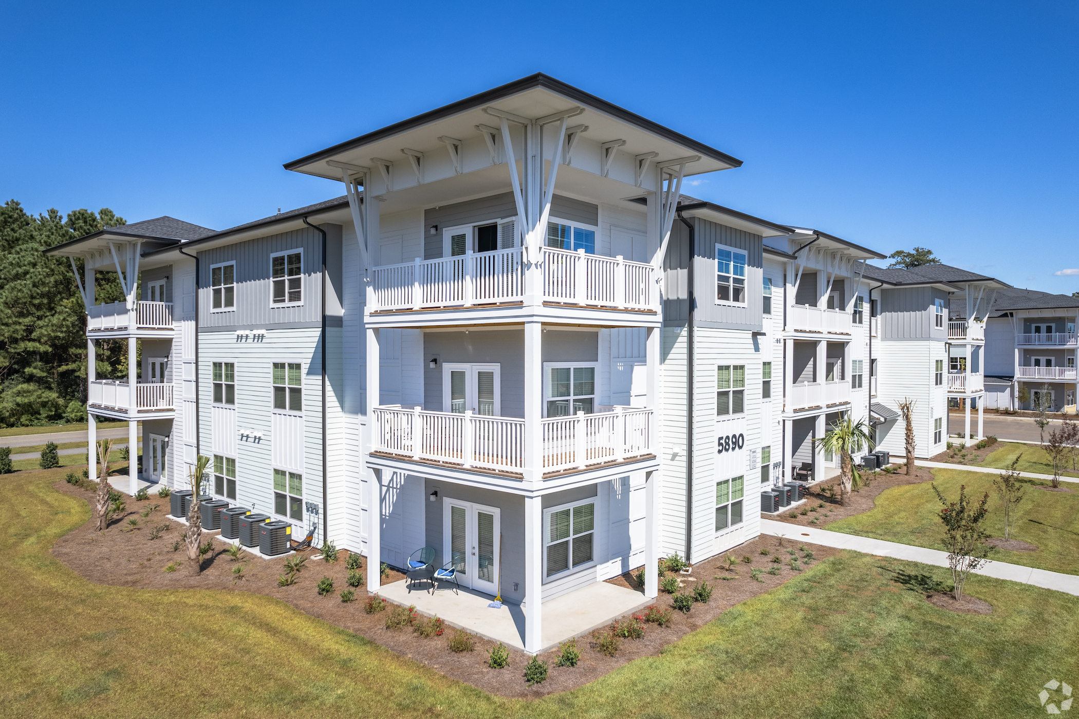 Johnson Development Associates bought Coastal Exchange Apartments in Myrtle Beach, South Carolina. (CoStar)