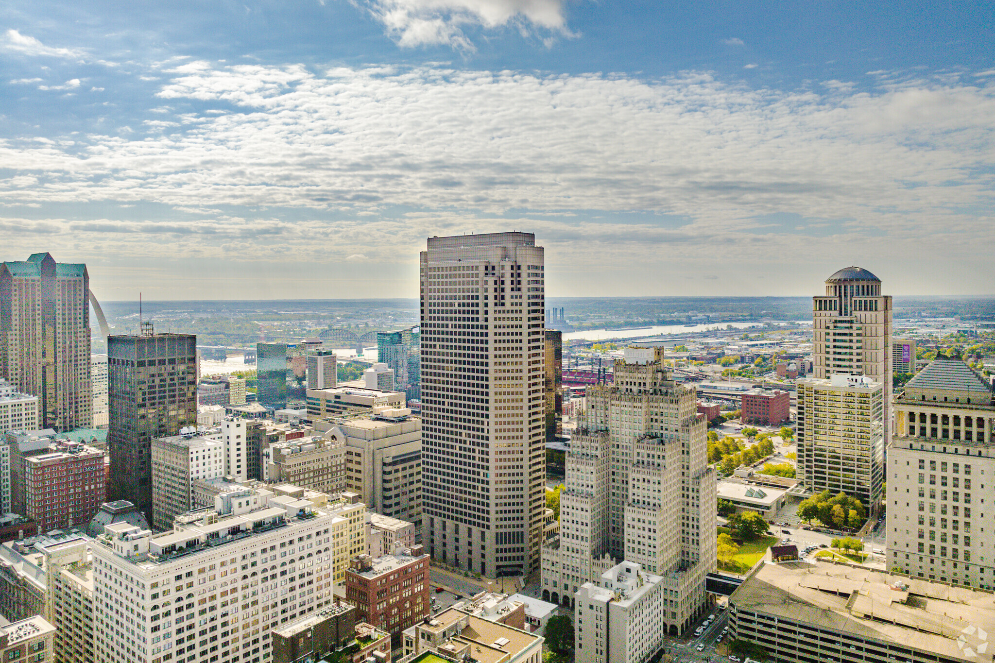 In a deal scenario repeated across many U.S. office markets in 2024, one of the tallest towers in St. Louis that had previously sold for $205 million in 2006 changed hands in an April auction for about $3.6 million. (CoStar)
