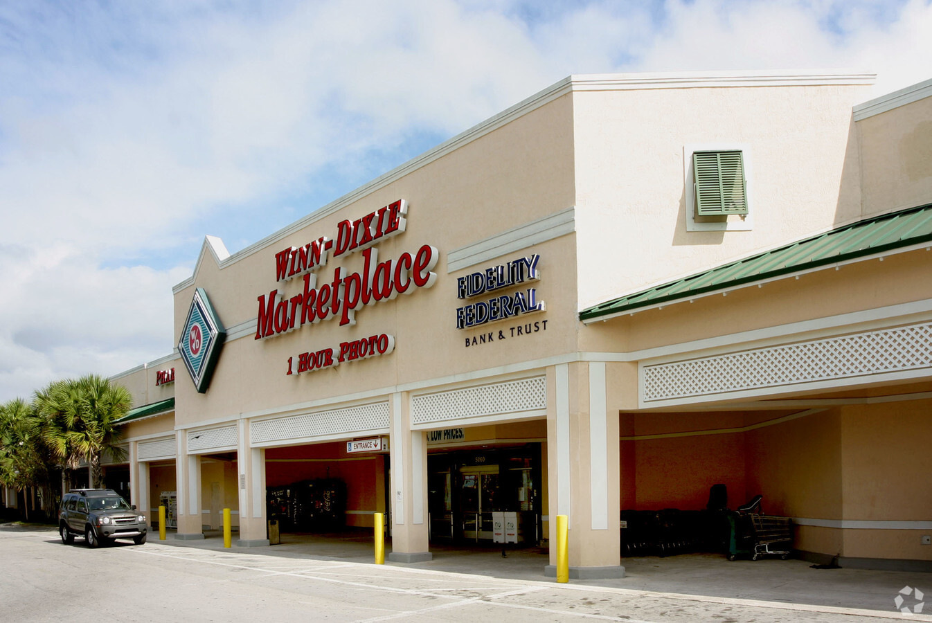 The shopping center was built in 1999 on nearly 8.8 acres in the outlying Palm Beach County retail market. (CoStar)