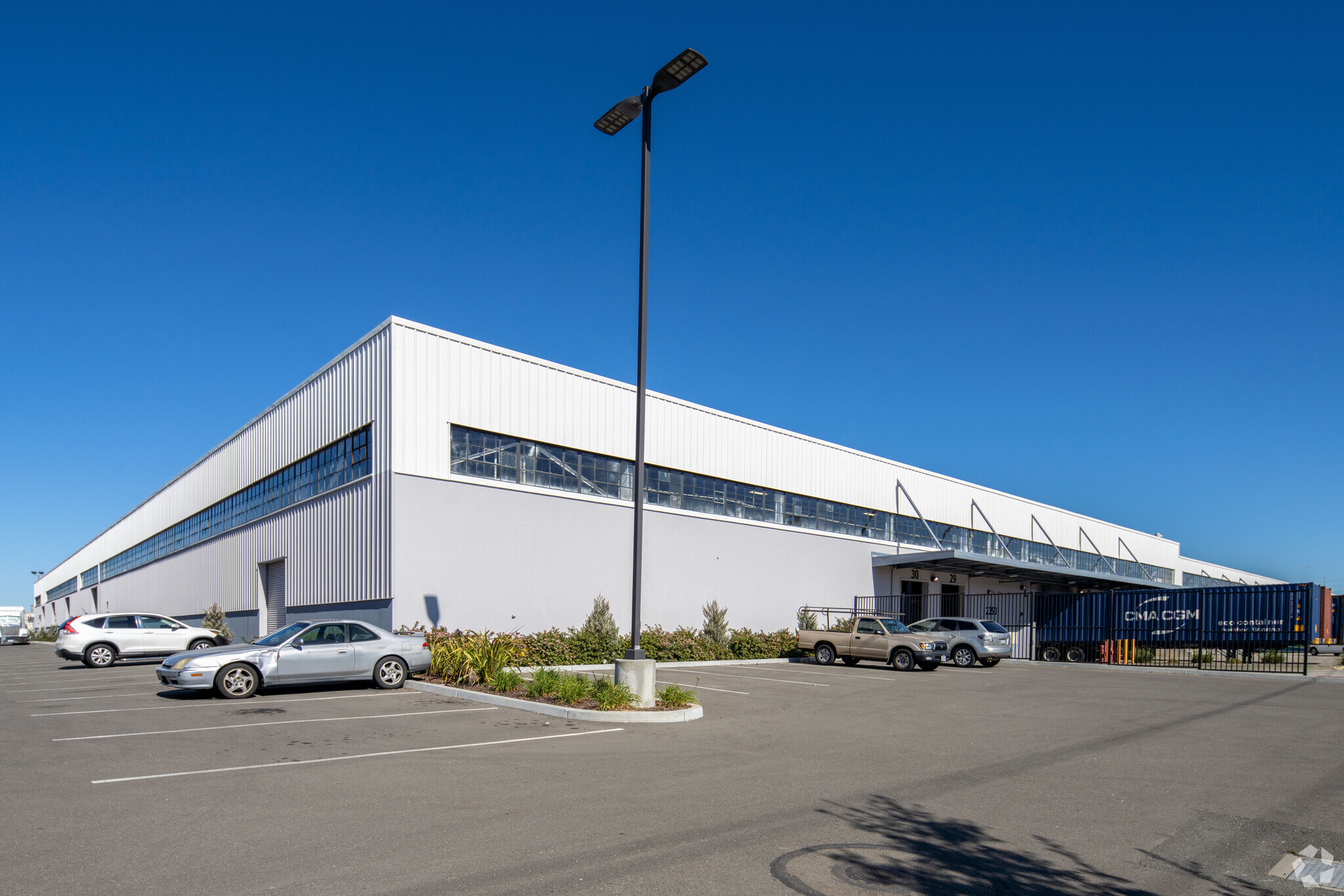 Service West subleased 94,600 square feet in a distribution building at 2350 Williams St. in San Leandro. (CoStar)