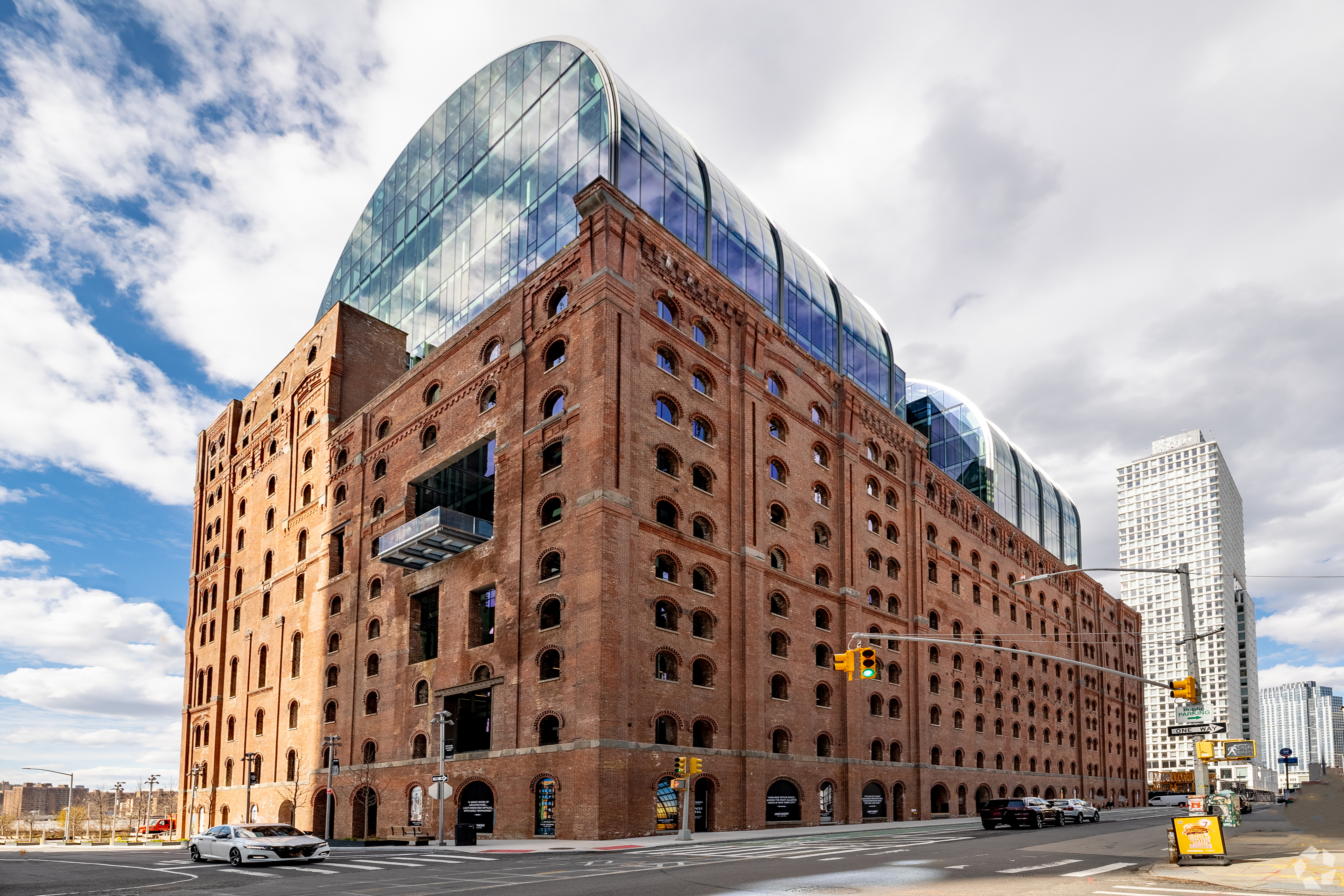Large swaths of office space in high-quality Brooklyn buildings are still available for lease. (CoStar)