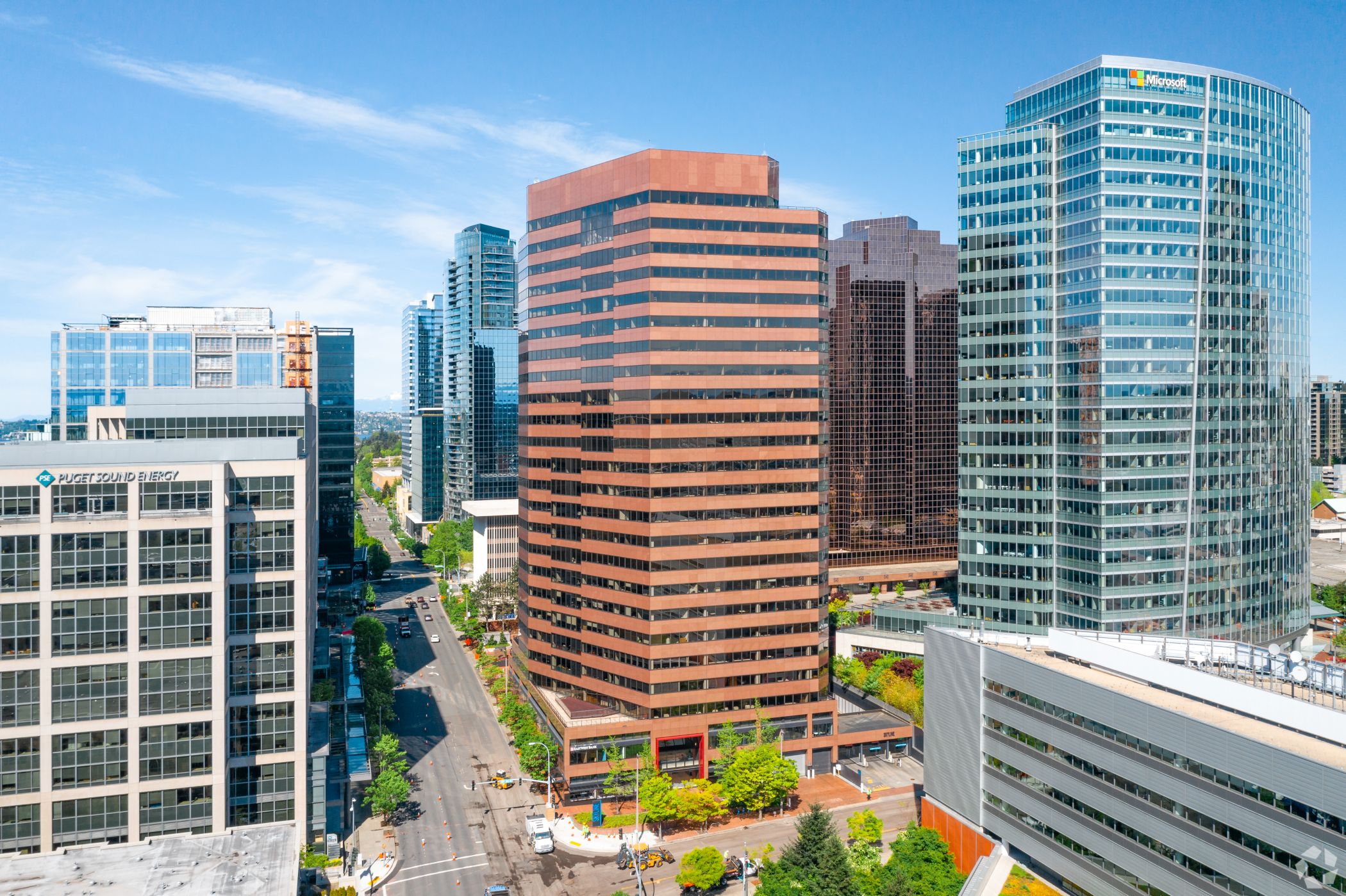 Walmart recently signed on for several floors in Kilroy Realty's Skyline Tower in Bellevue, Washington. (CoStar) 