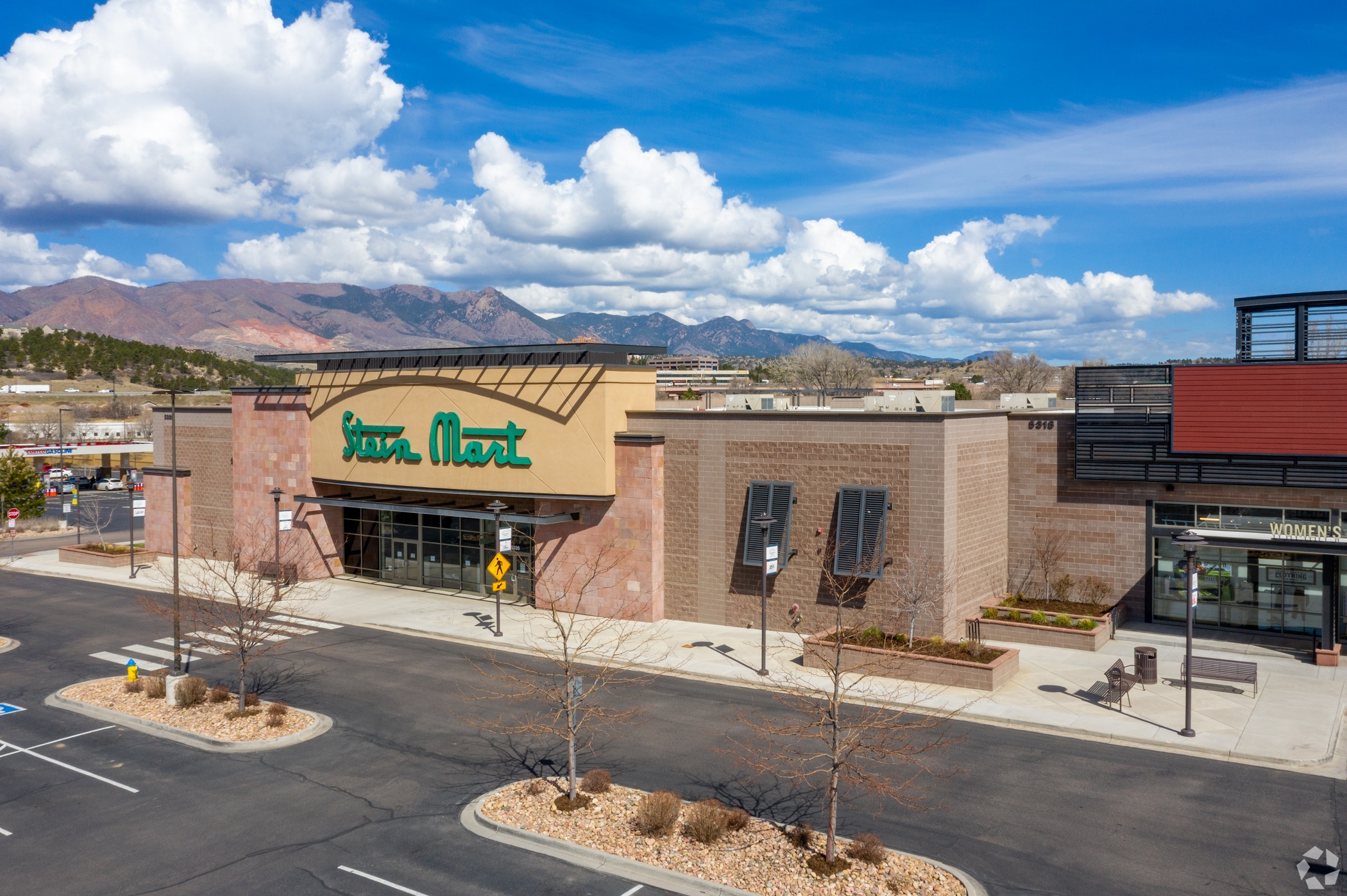 Sportsman’s Warehouse will fill the former Stein Mart at University Village. (CoStar)