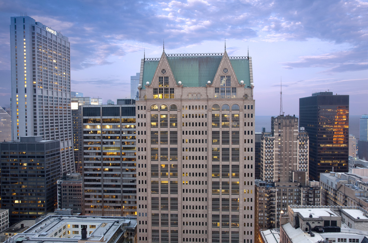 The 40-story office tower at 190 S. LaSalle St. in Chicago is going on the market for sale. (CoStar)