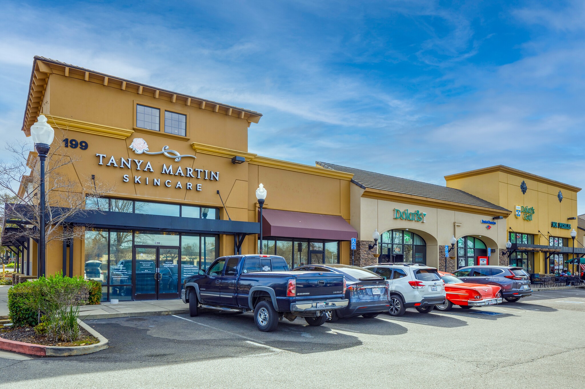 The Natoma Junction shopping center sits on Blue Ravine Road in Folsom, California. (CoStar)