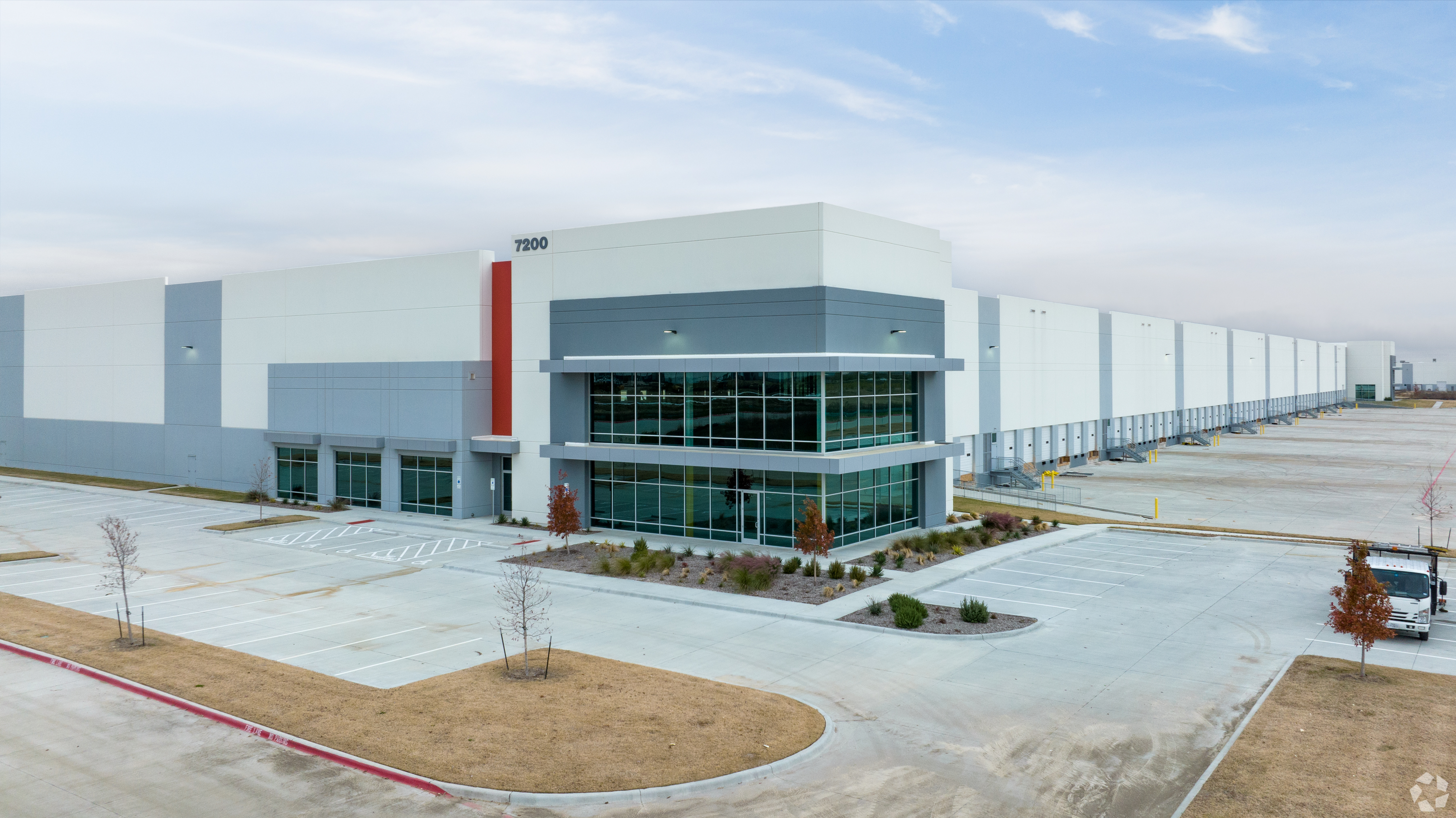 Siemens plans to develop a $150 million high-tech manufacturing plant in Fort Worth, Texas, to produce electrical equipment for U.S. data centers. The plant will be located in Carter Park East, pictured is one of the buildings already constructed in the industrial park. (CoStar)