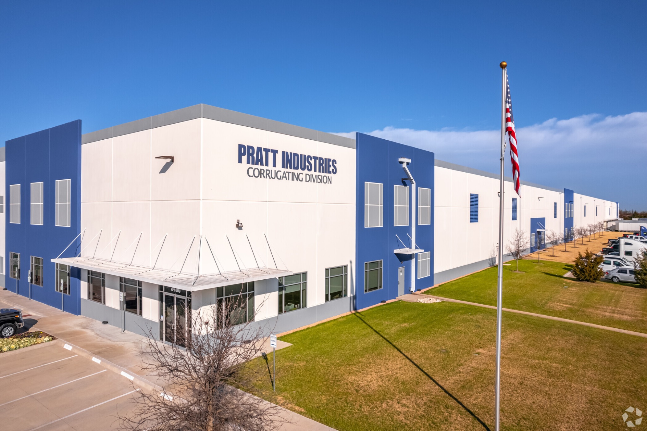 IP Capital Partners paid $20.9 million for an Atlanta warehouse that's fully leased to Pratt Industries, the tenant of this Rockwall, Texas, facility. (CoStar)
