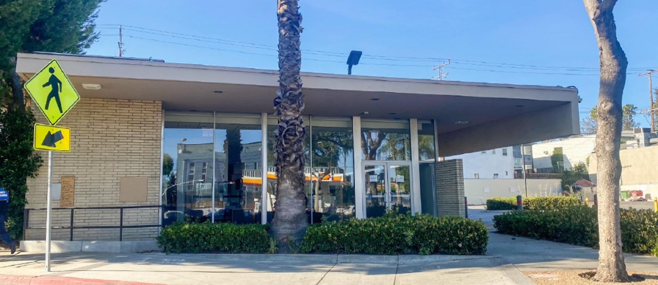 The property at 8025 Santa Monica Blvd. property in West Hollywood, California, has a roughly 4,200-square-foot retail building. (CoStar)