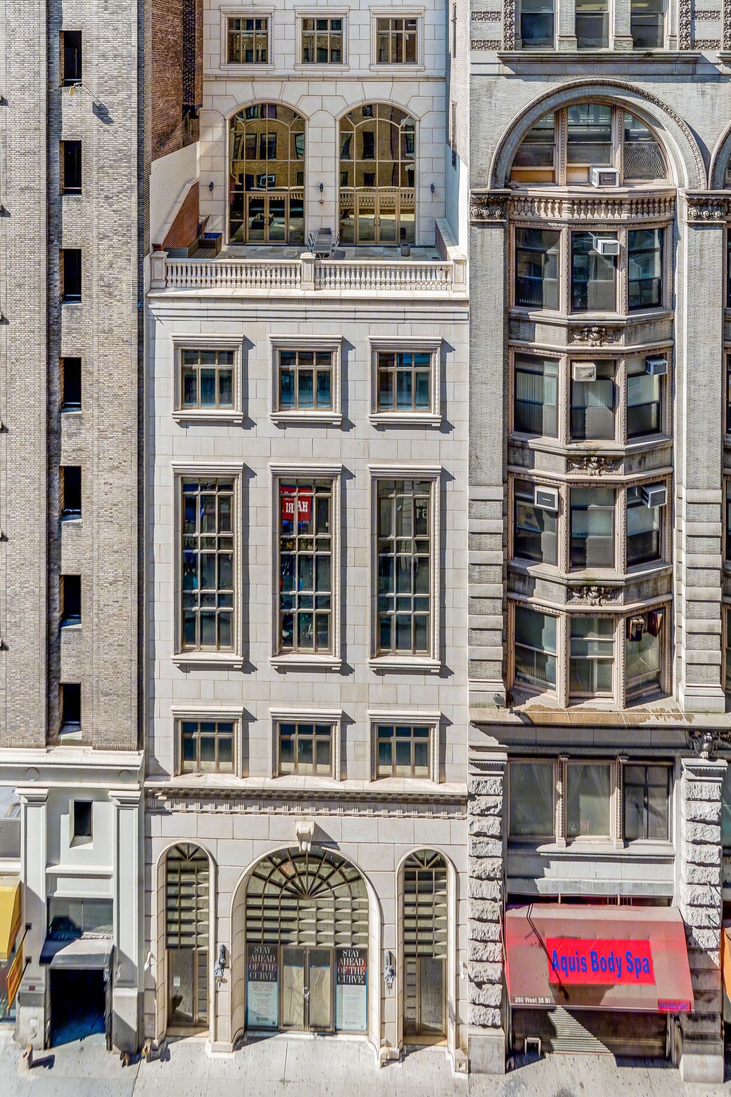 A boutique Class B office building at 256 W. 36th St. in Manhattan has been fully leased. (CoStar)
