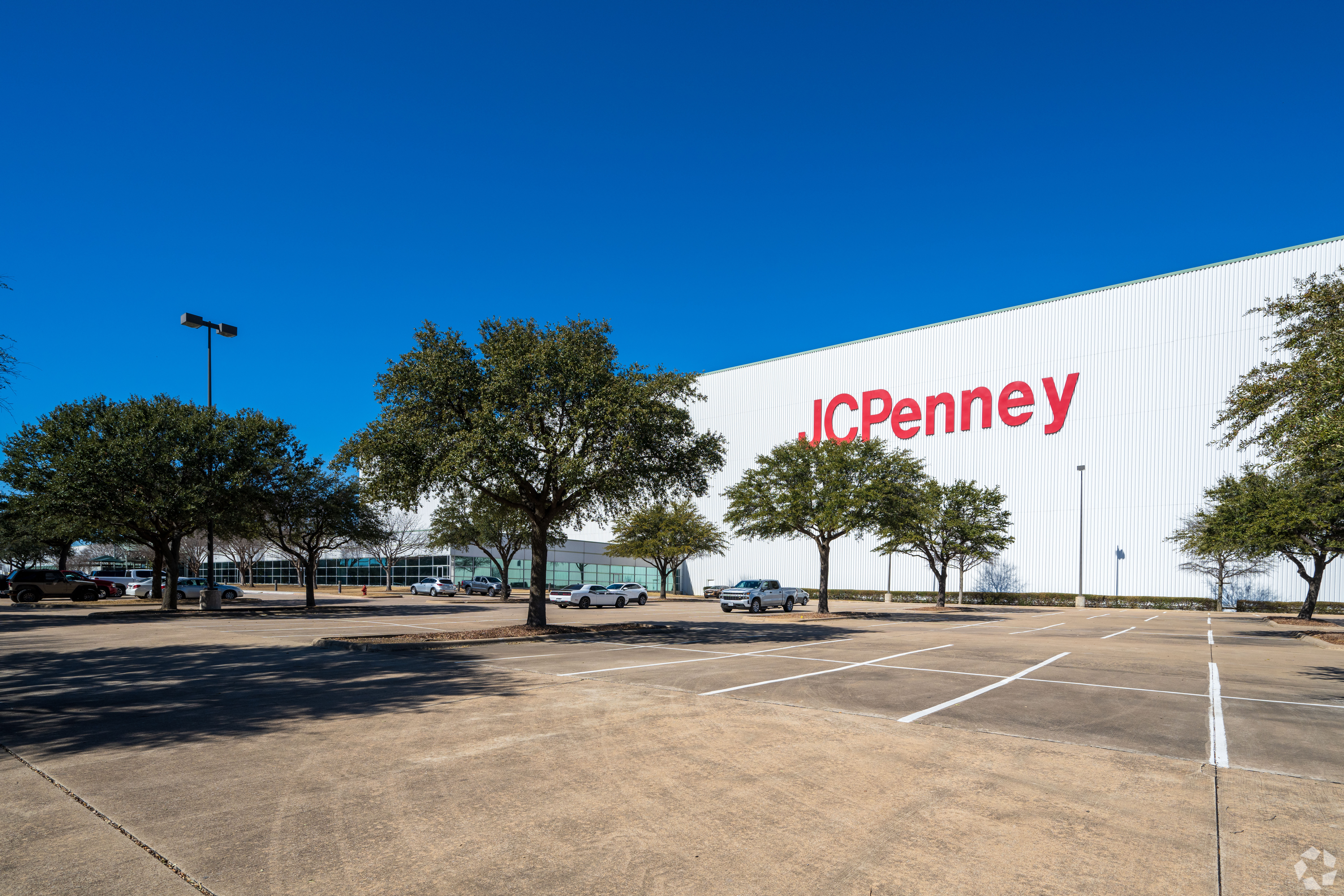 The more than 1 million-square-foot distribution facility that houses a big logistics hub for J.C. Penney is expected to close in November. (CoStar)
