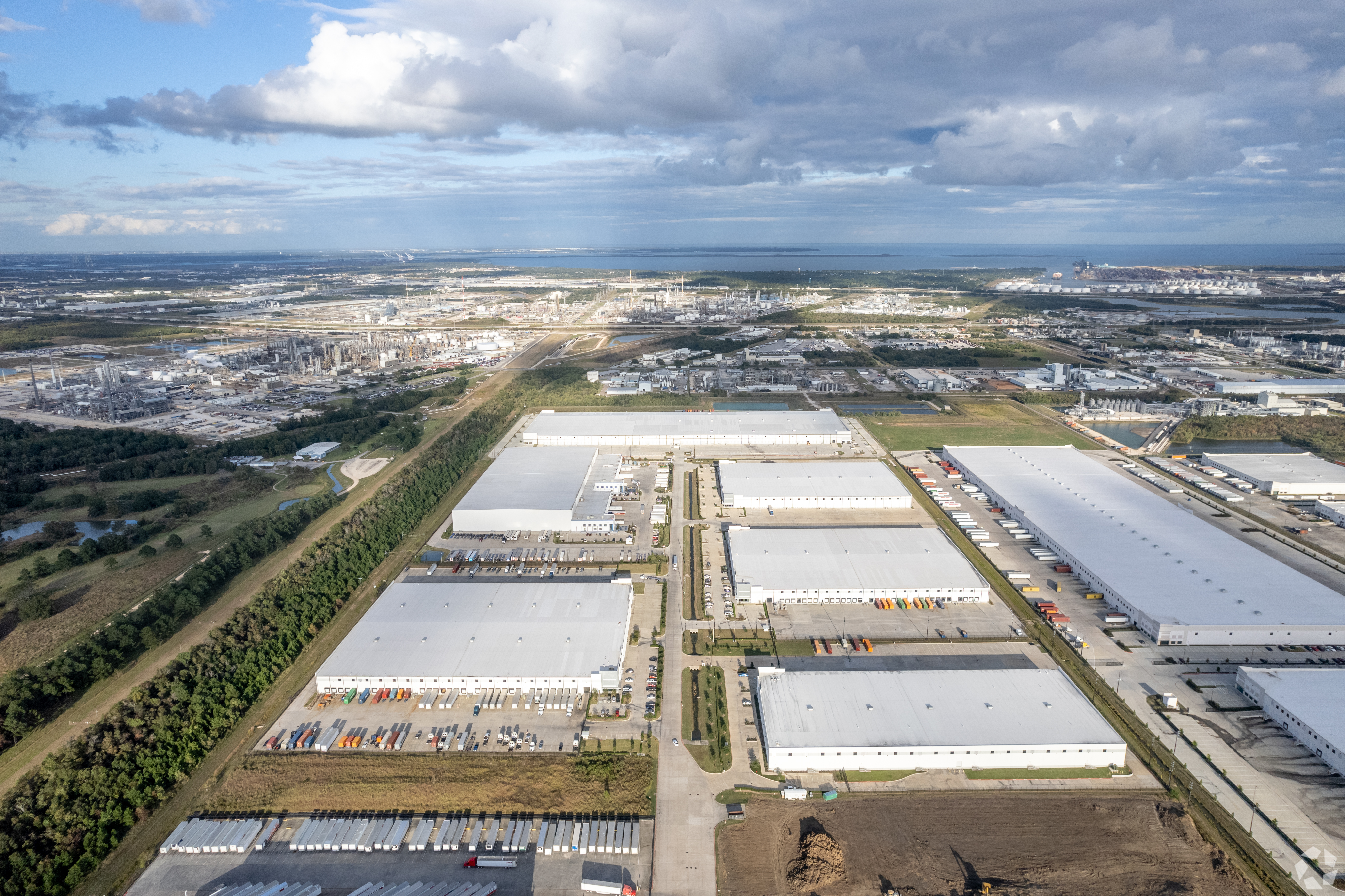 Bayport South Business Park is less than six miles from Port Houston’s Bayport Container Terminal. (CoStar)<br />” width=”300″ height=”200″><br />
Tenants Seeking Space Next to the Bayou City’s Bayport and Barbour’s Cut Container Terminals Have Fewer Options</p>

</article></div></div>                <footer class=