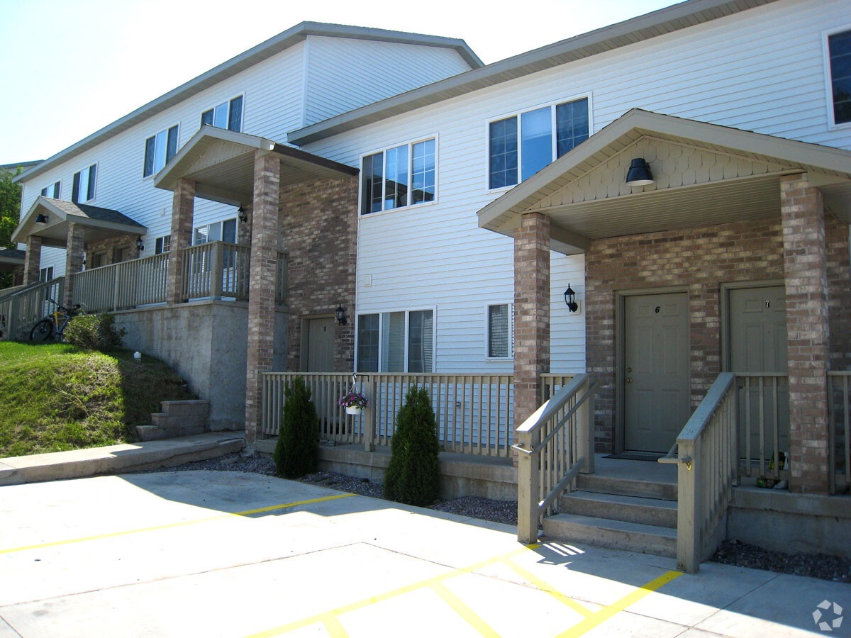 Local Investment Shop Sells Apartment Portfolio in Marquette, Michigan