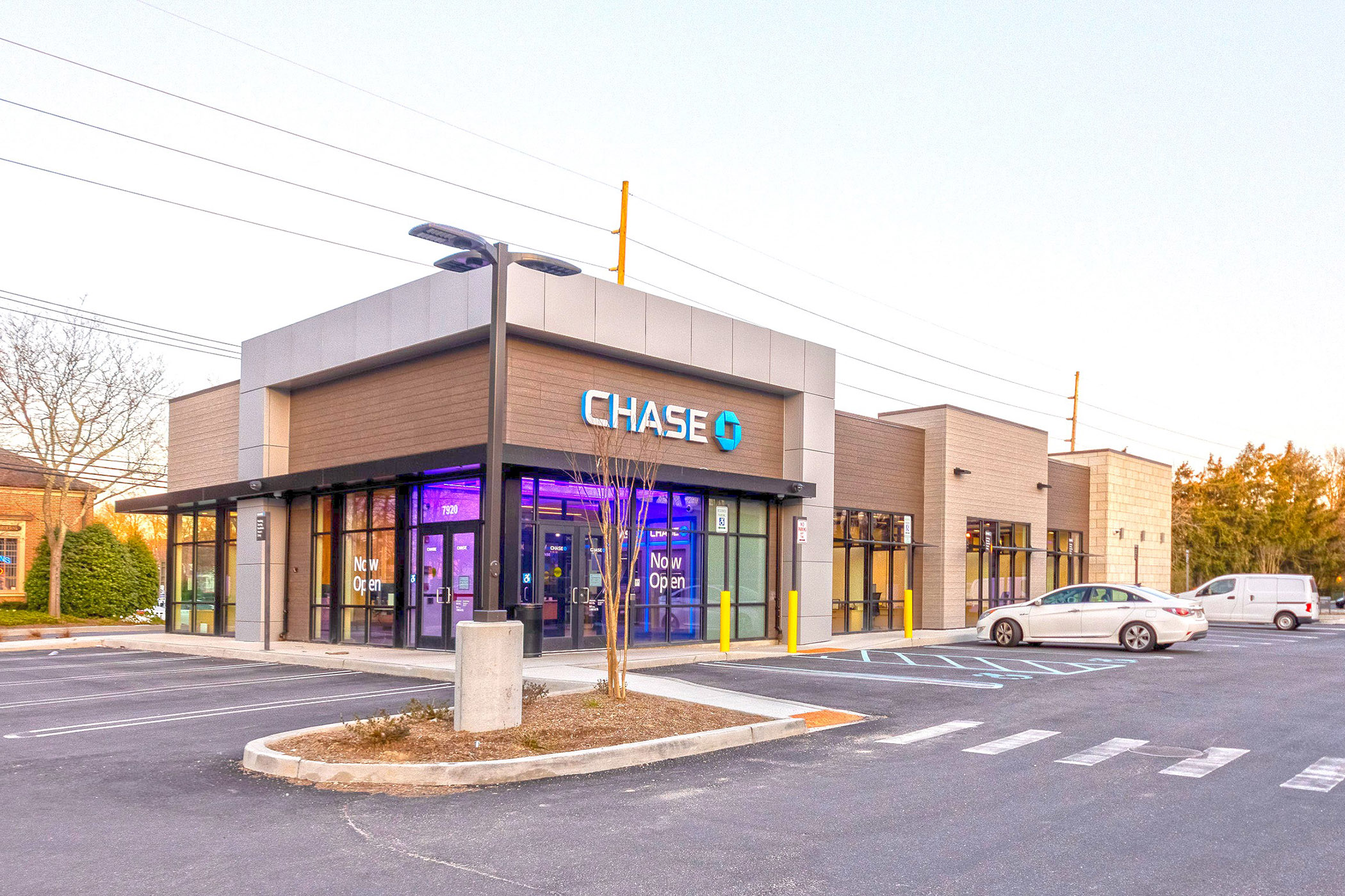 The $11.3 million purchase of a Chase Bank branch at 7920 Jericho Turnpike in Woodbury, New York, in January was one of the largest single-tenant retail deals of the first quarter. (CoStar)