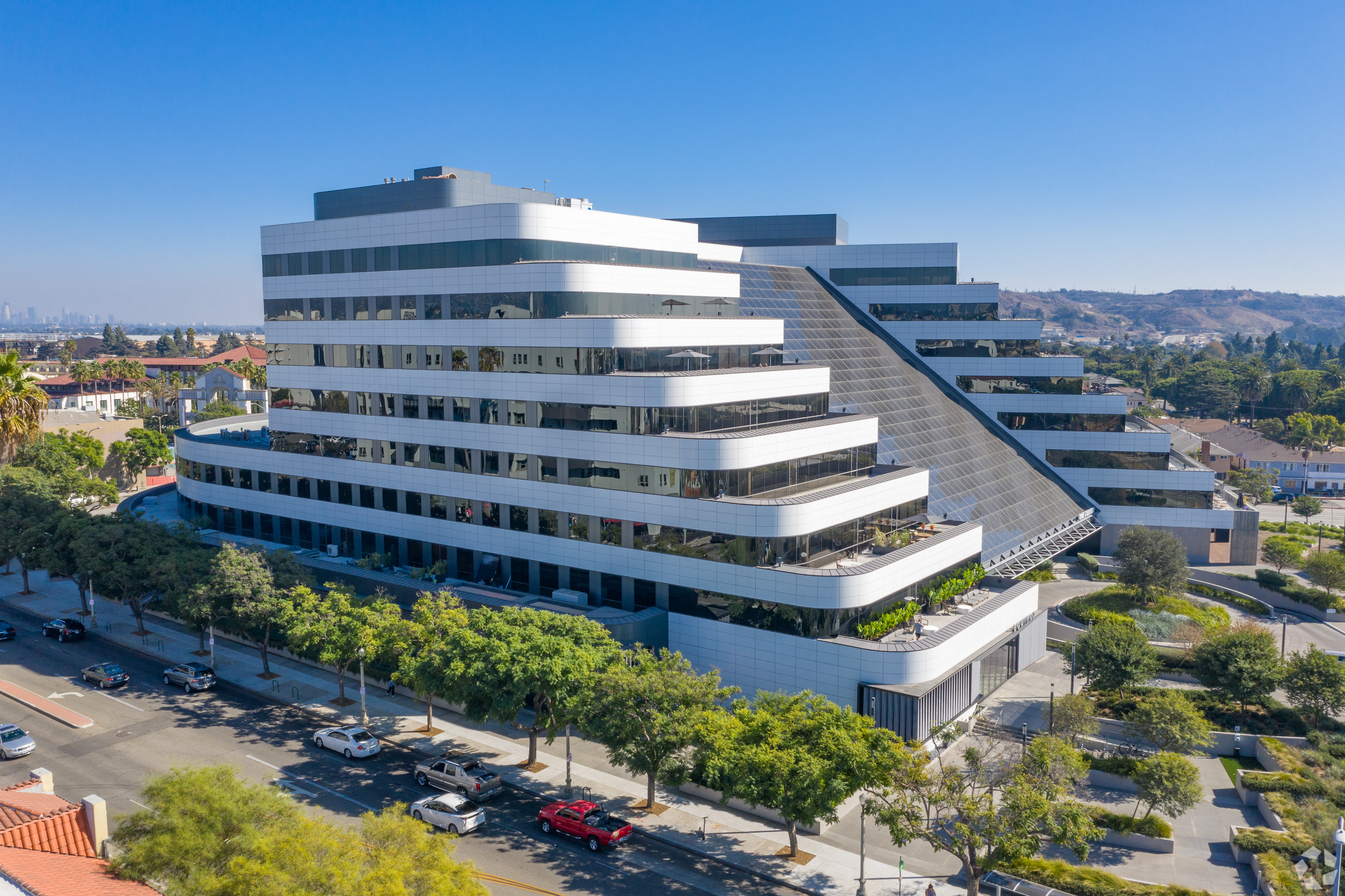Apple S 162 Million Land Deal Bordering La Provides Entertainment Expansion Potential<script async src=
